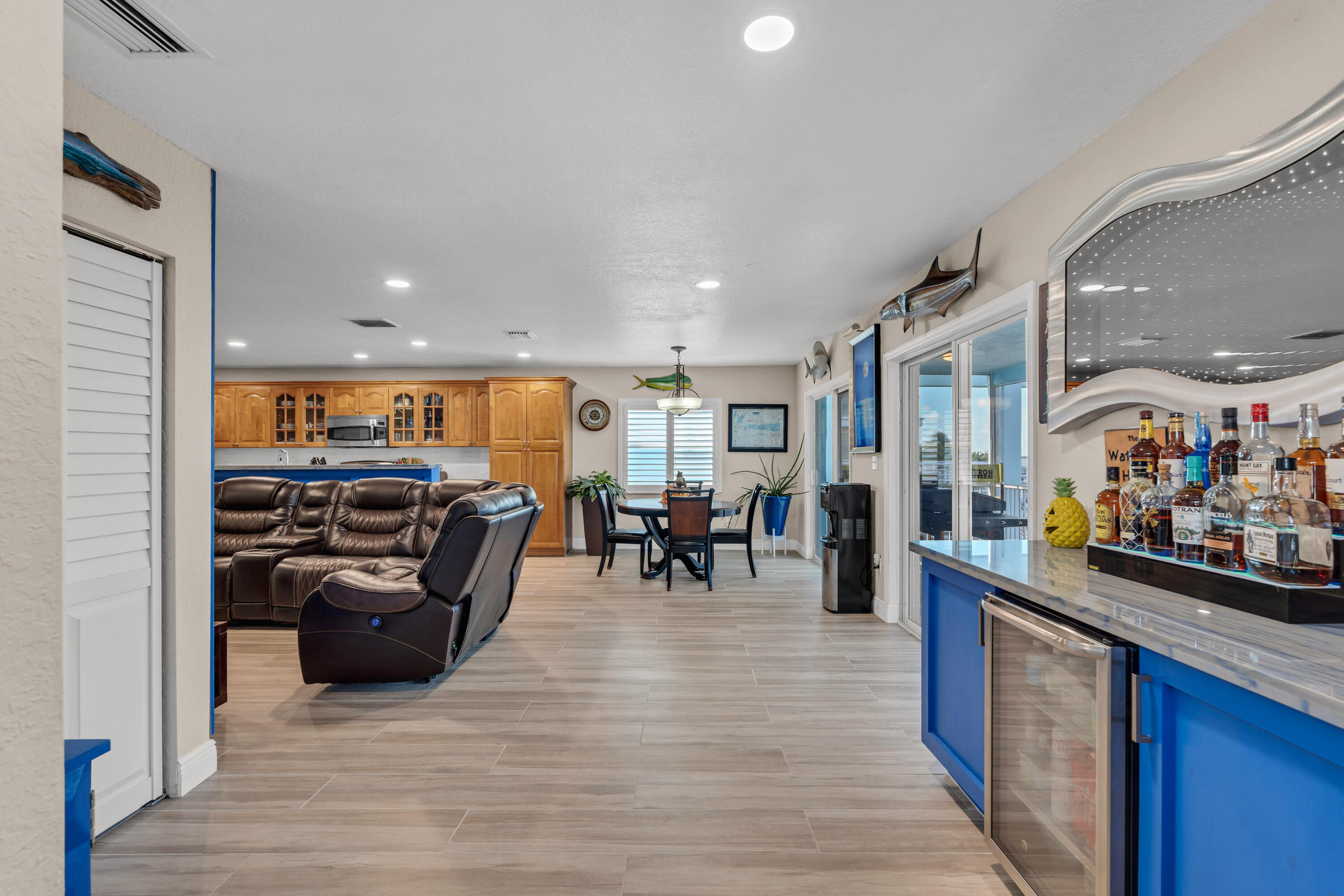 909 Narragansett Lane