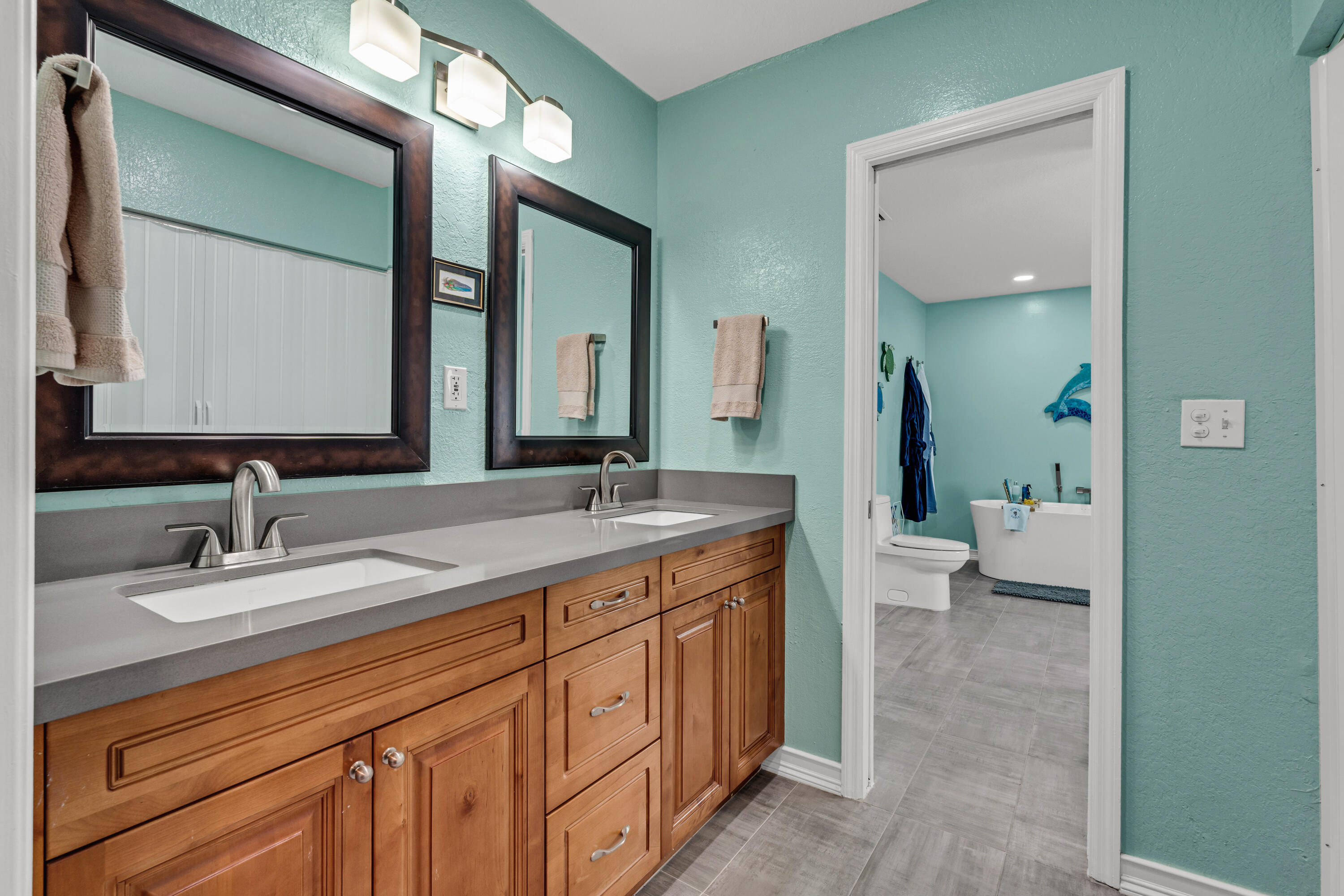 909 Narragansett Lane