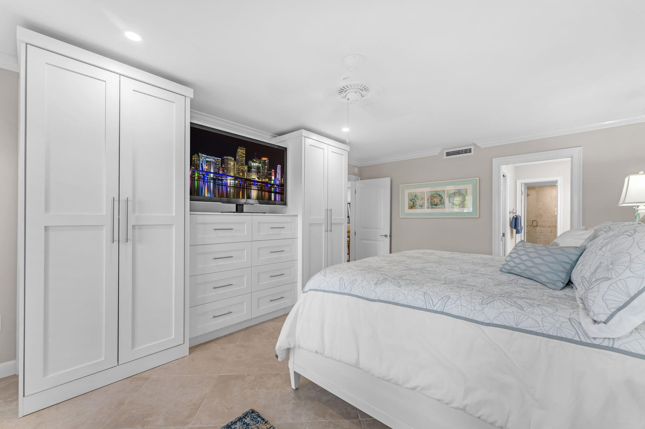 104500 Overseas Highway Unit: A103