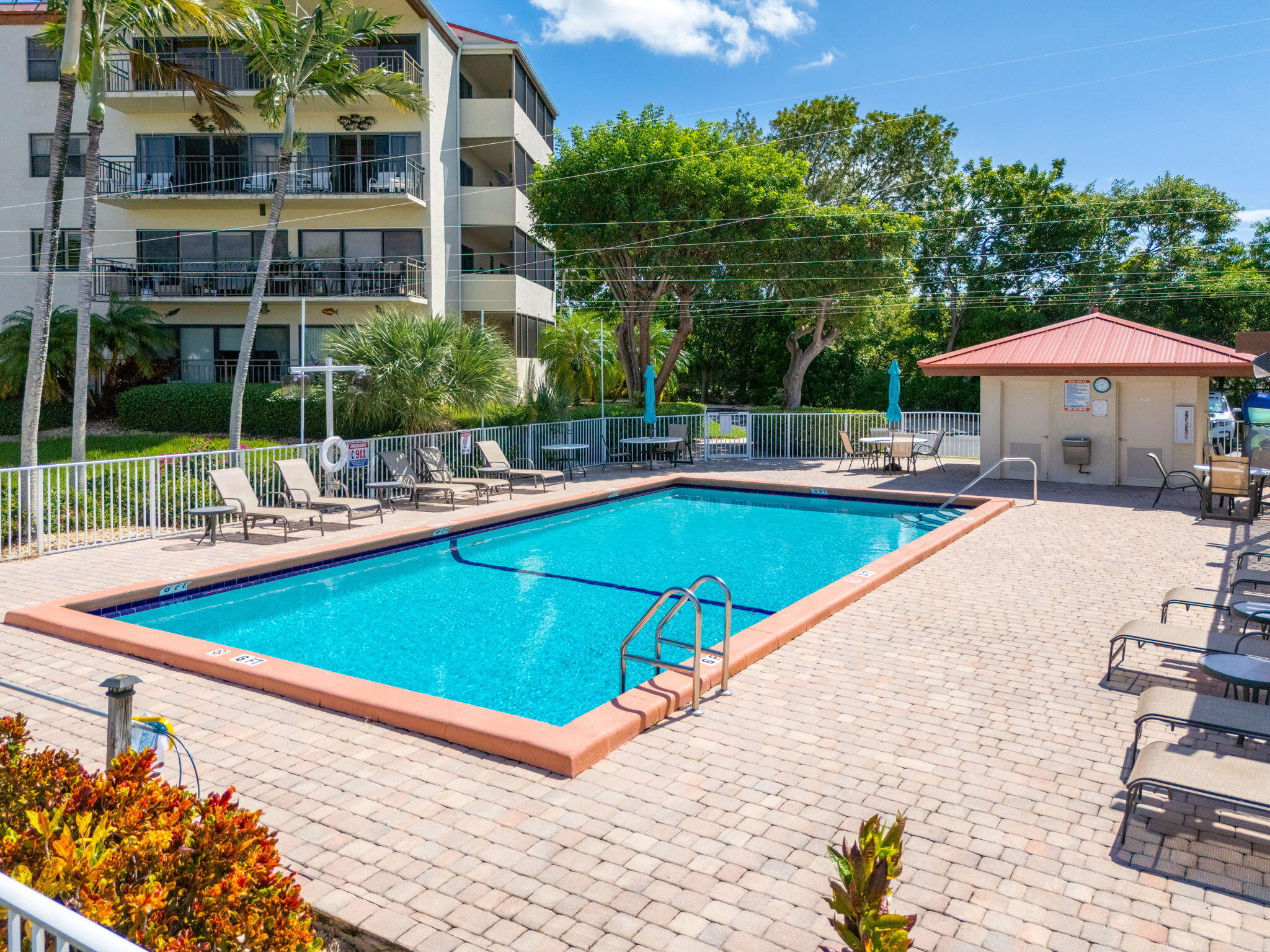 104500 Overseas Highway Unit: A103