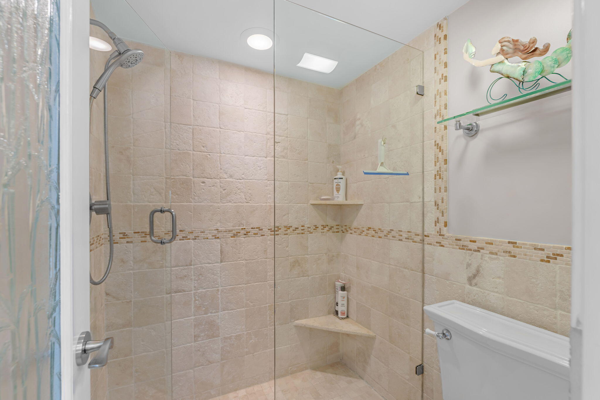 104500 Overseas Highway Unit: A103