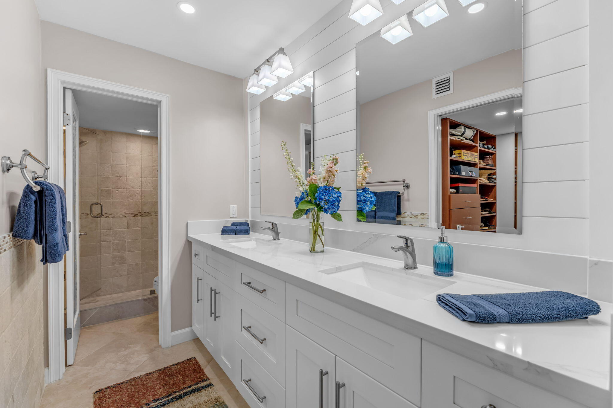 104500 Overseas Highway Unit: A103