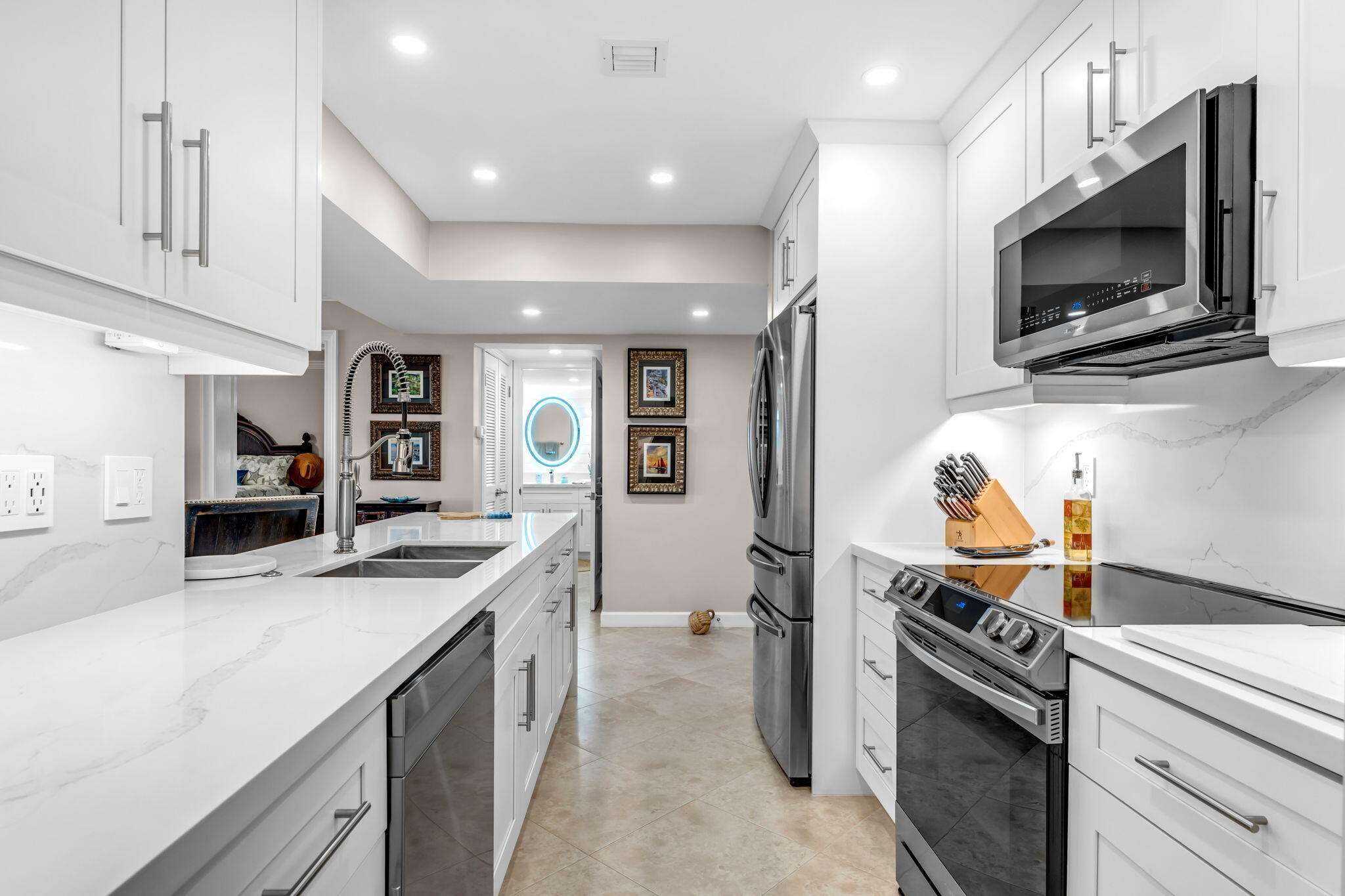 104500 Overseas Highway Unit: A103