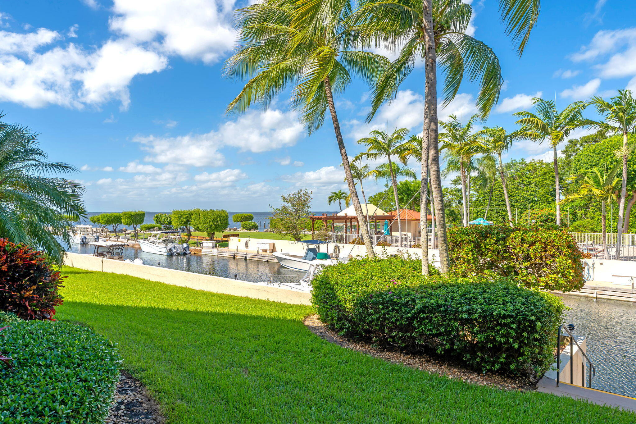 104500 Overseas Highway Unit: A103