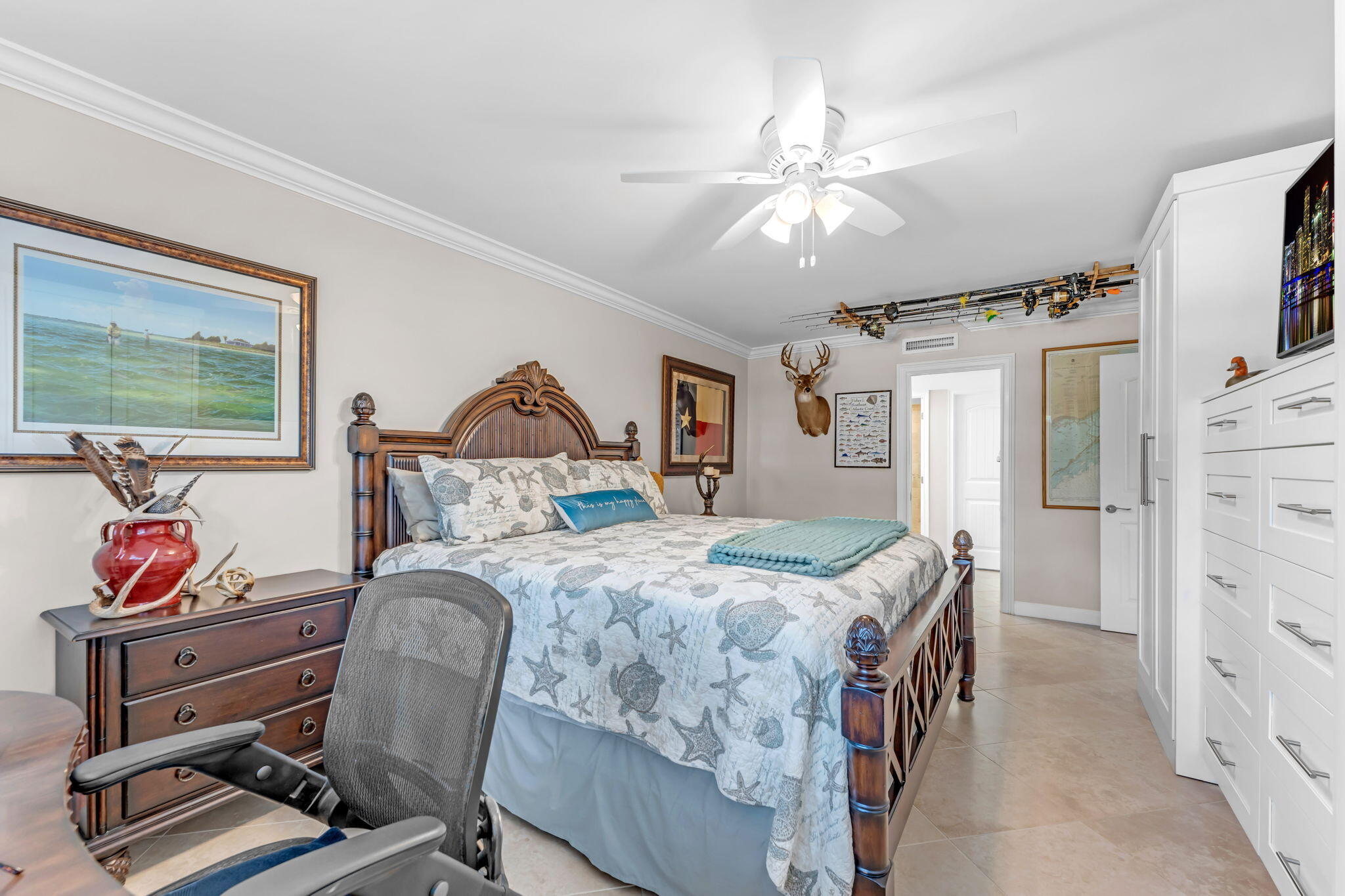 104500 Overseas Highway Unit: A103