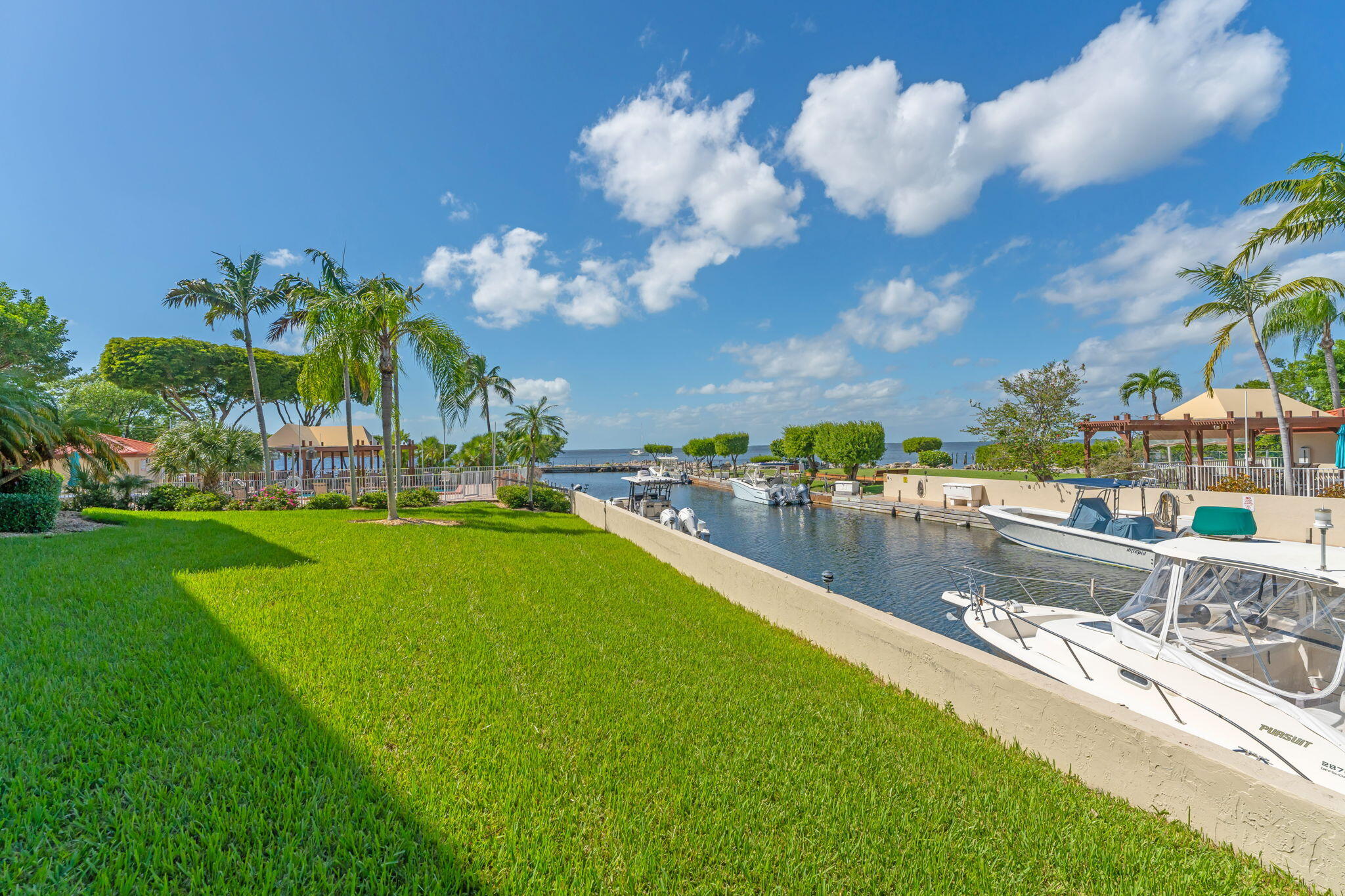 104500 Overseas Highway Unit: A103