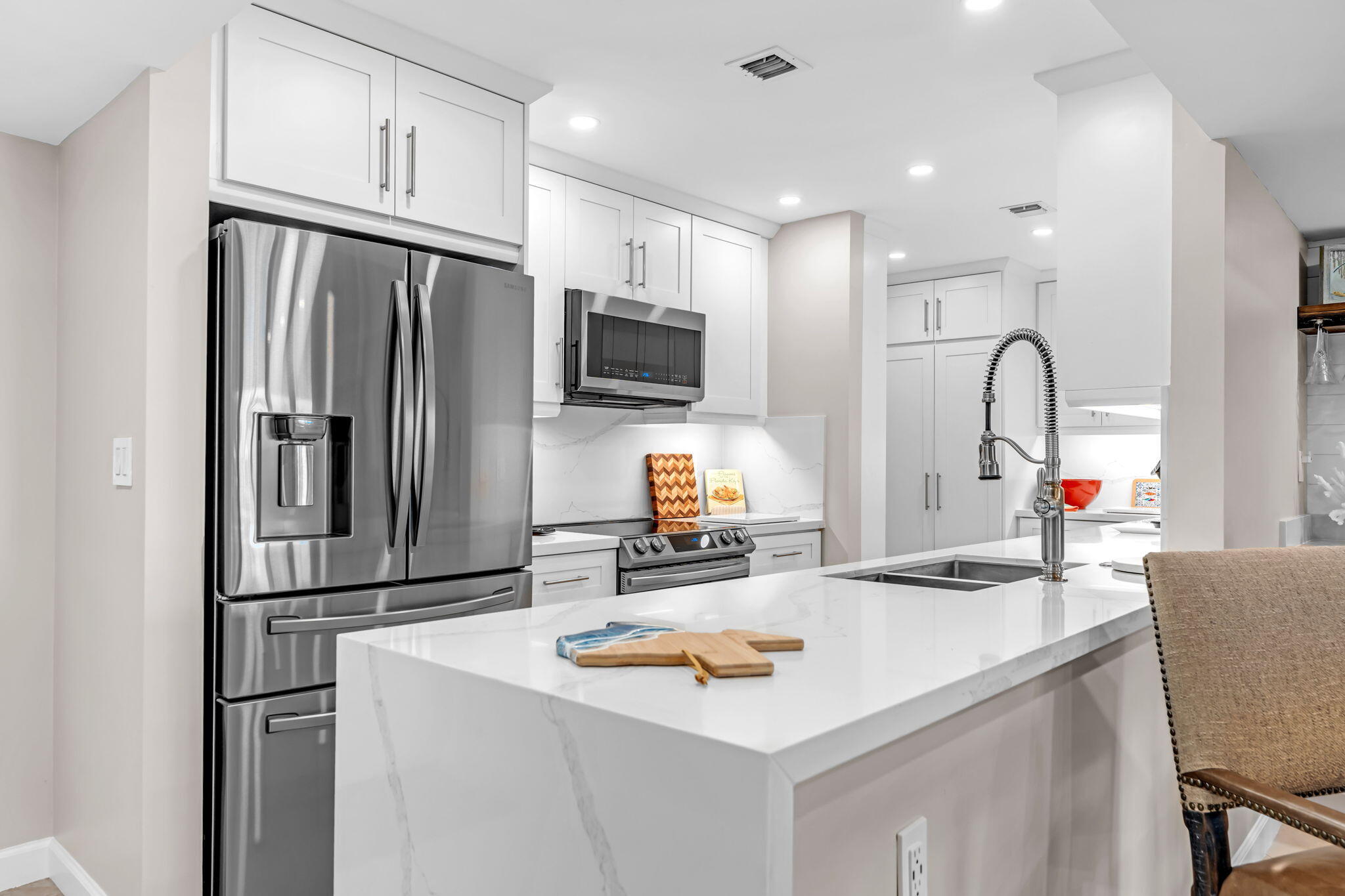 104500 Overseas Highway Unit: A103