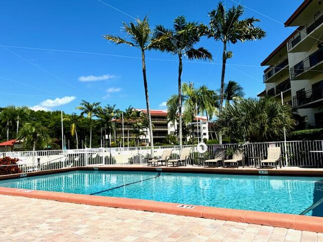 104500 Overseas Highway Unit: A103