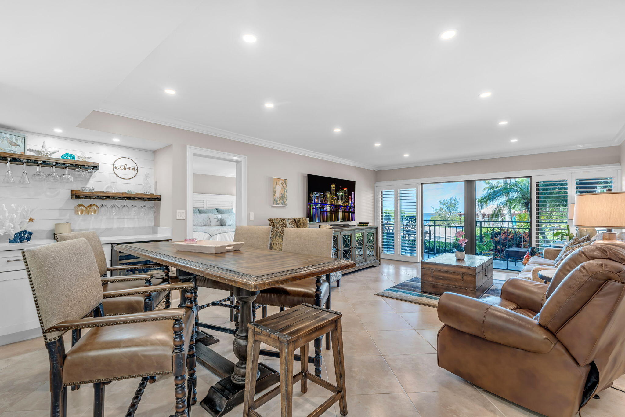 104500 Overseas Highway Unit: A103