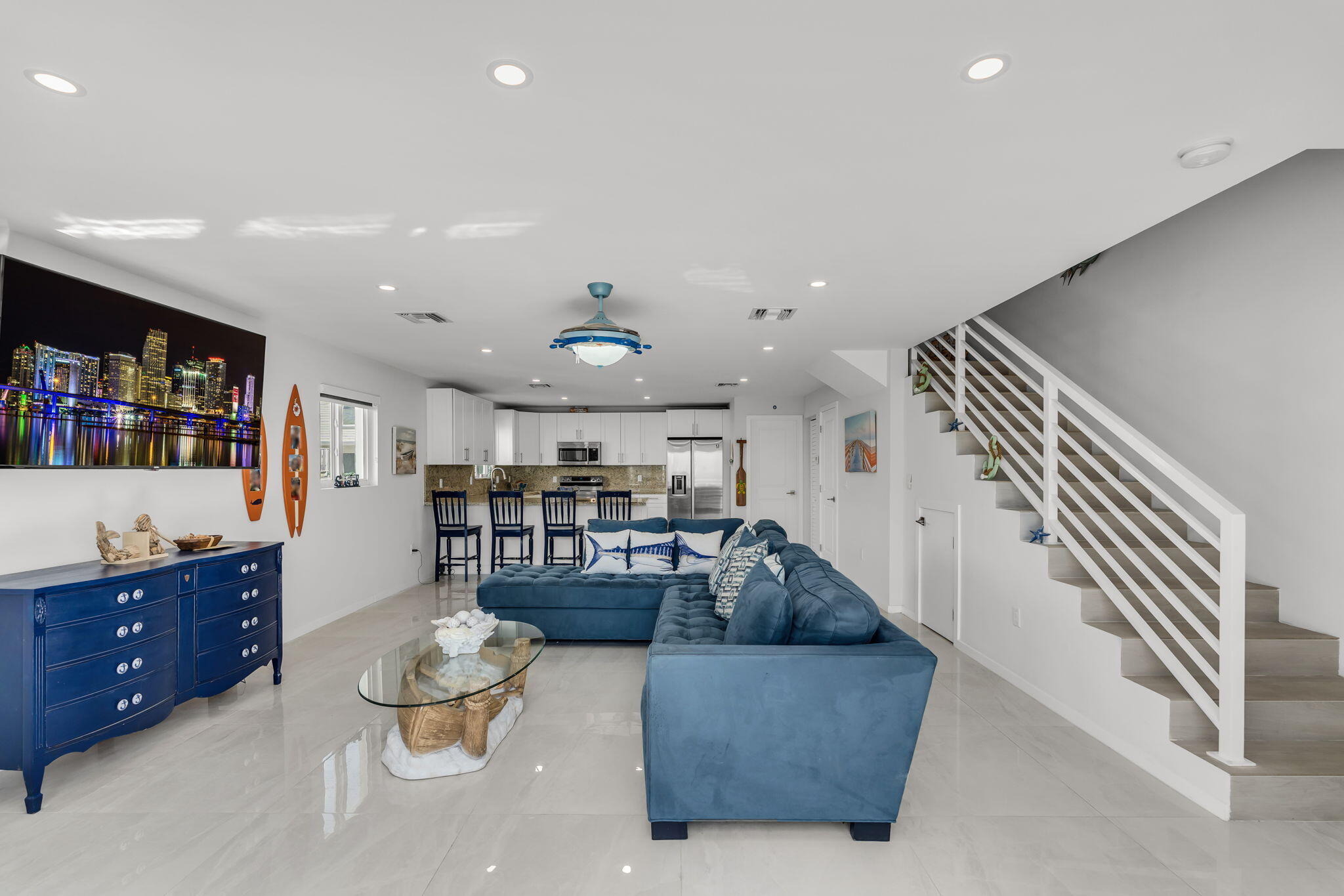 94825 Overseas Highway Unit: 185