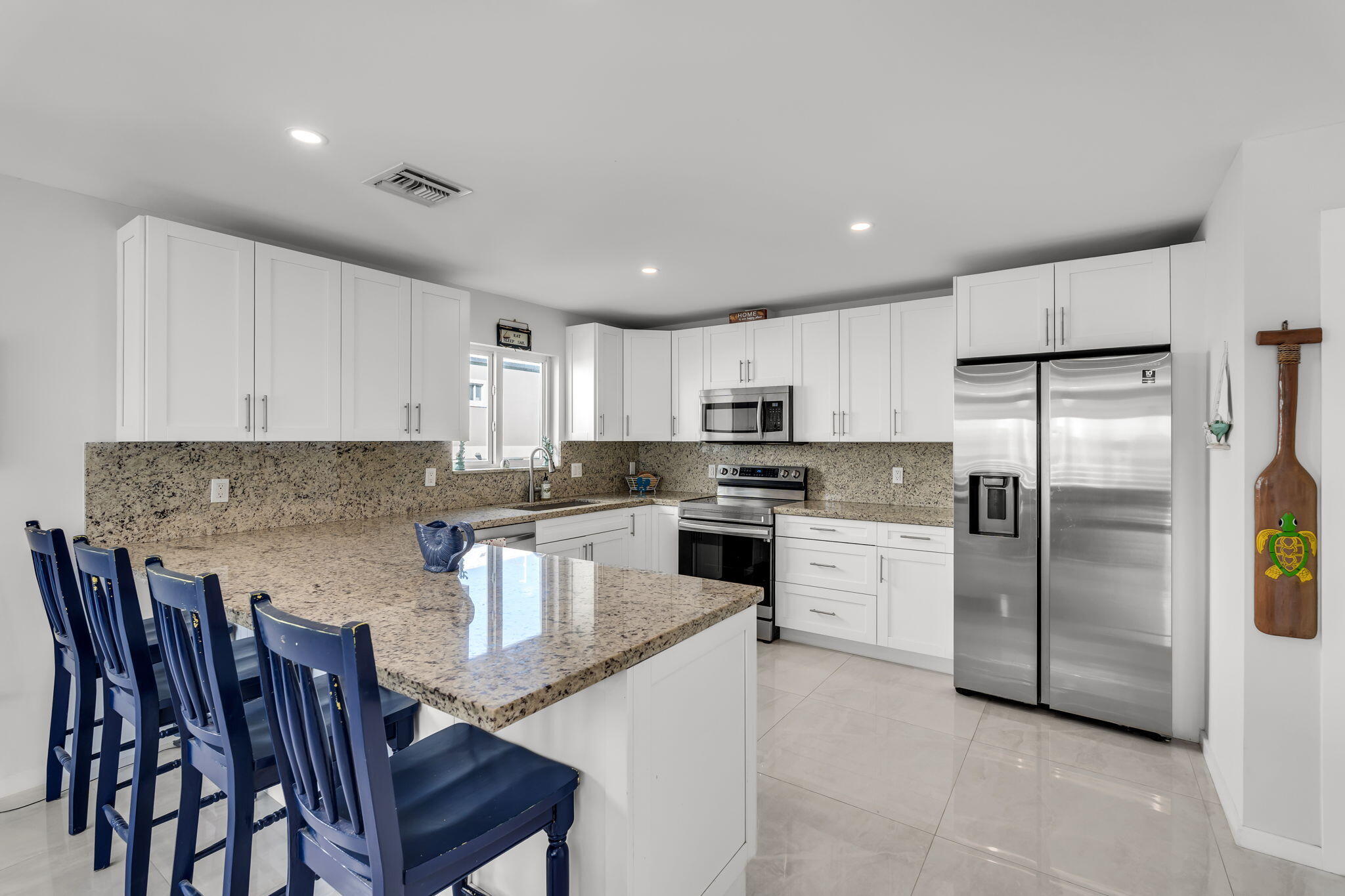 94825 Overseas Highway Unit: 185