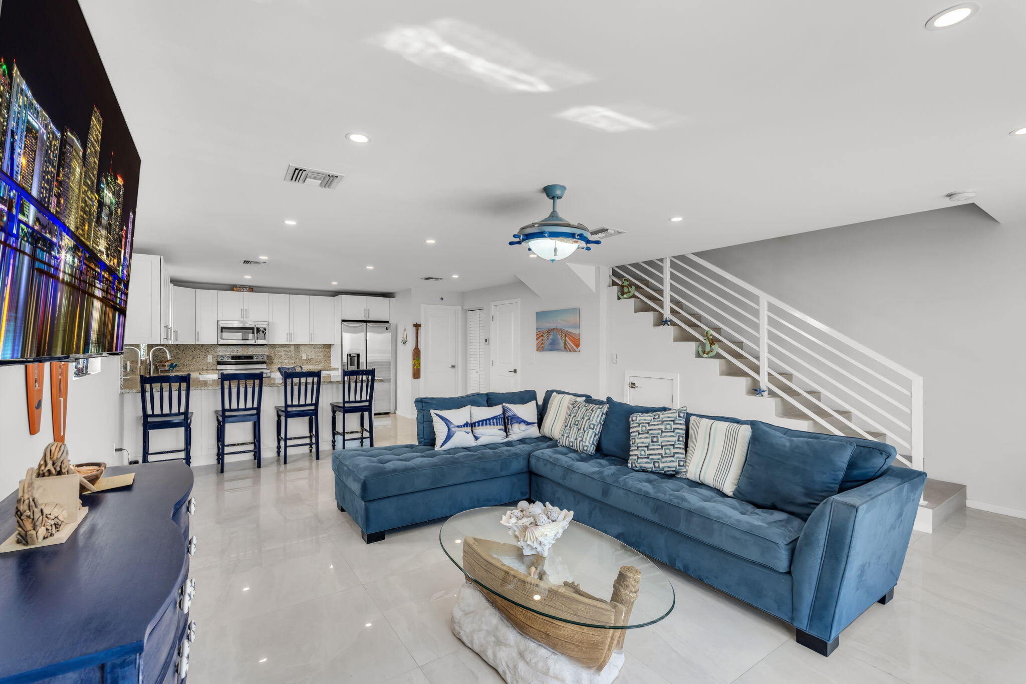 94825 Overseas Highway Unit: 185