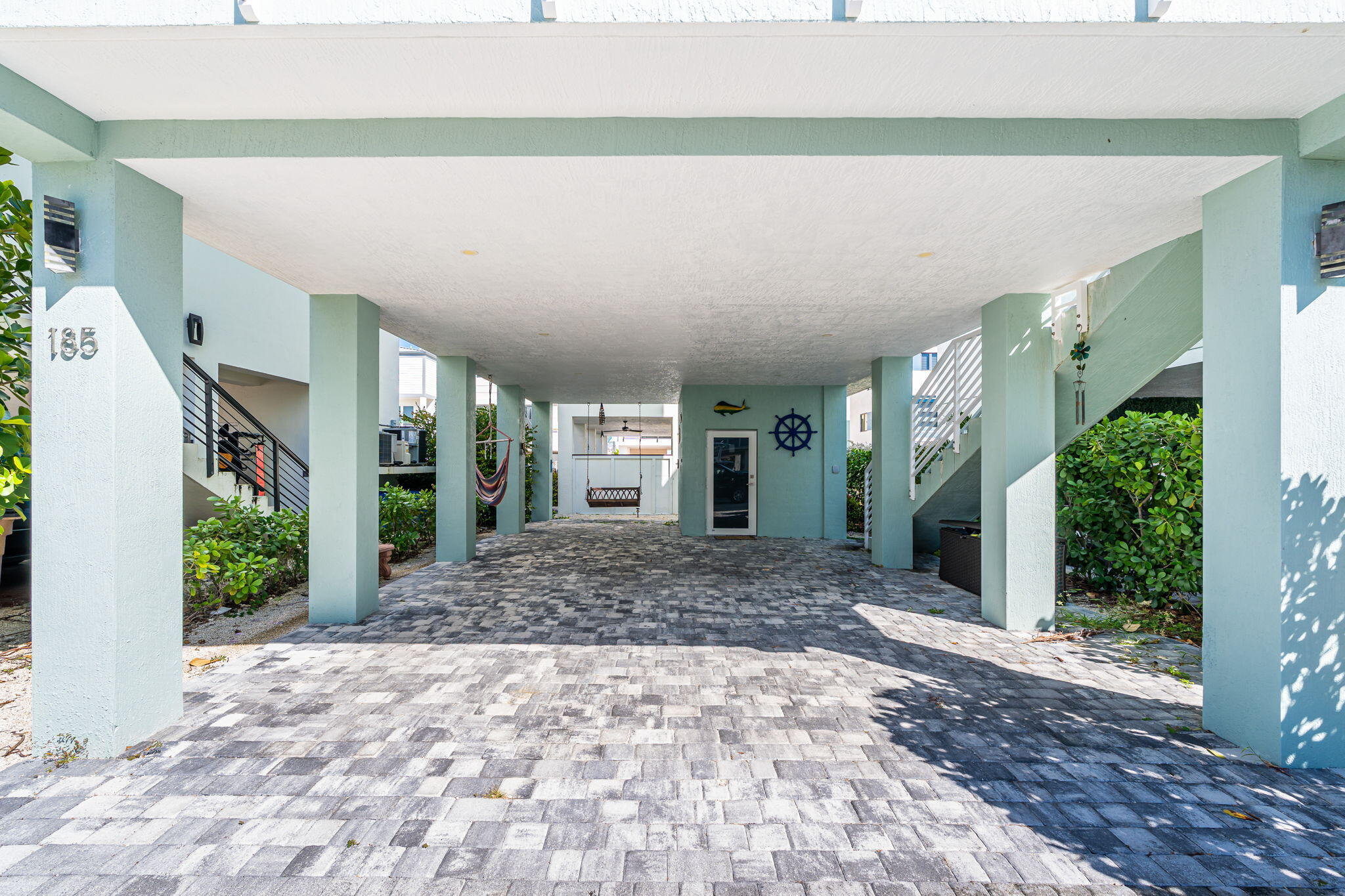 94825 Overseas Highway Unit: 185