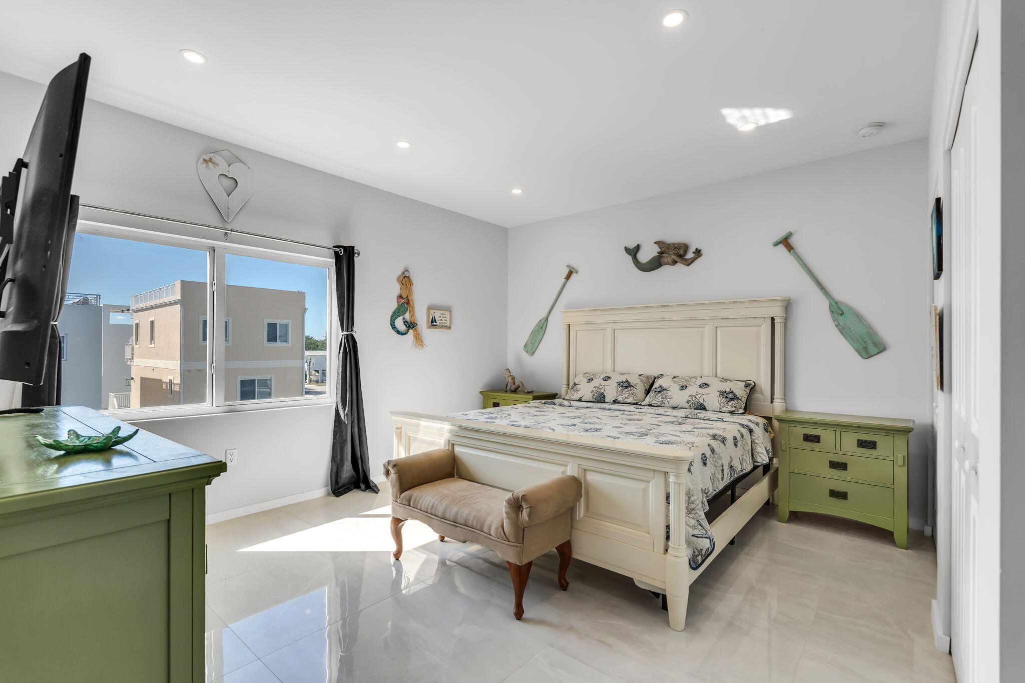 94825 Overseas Highway Unit: 185