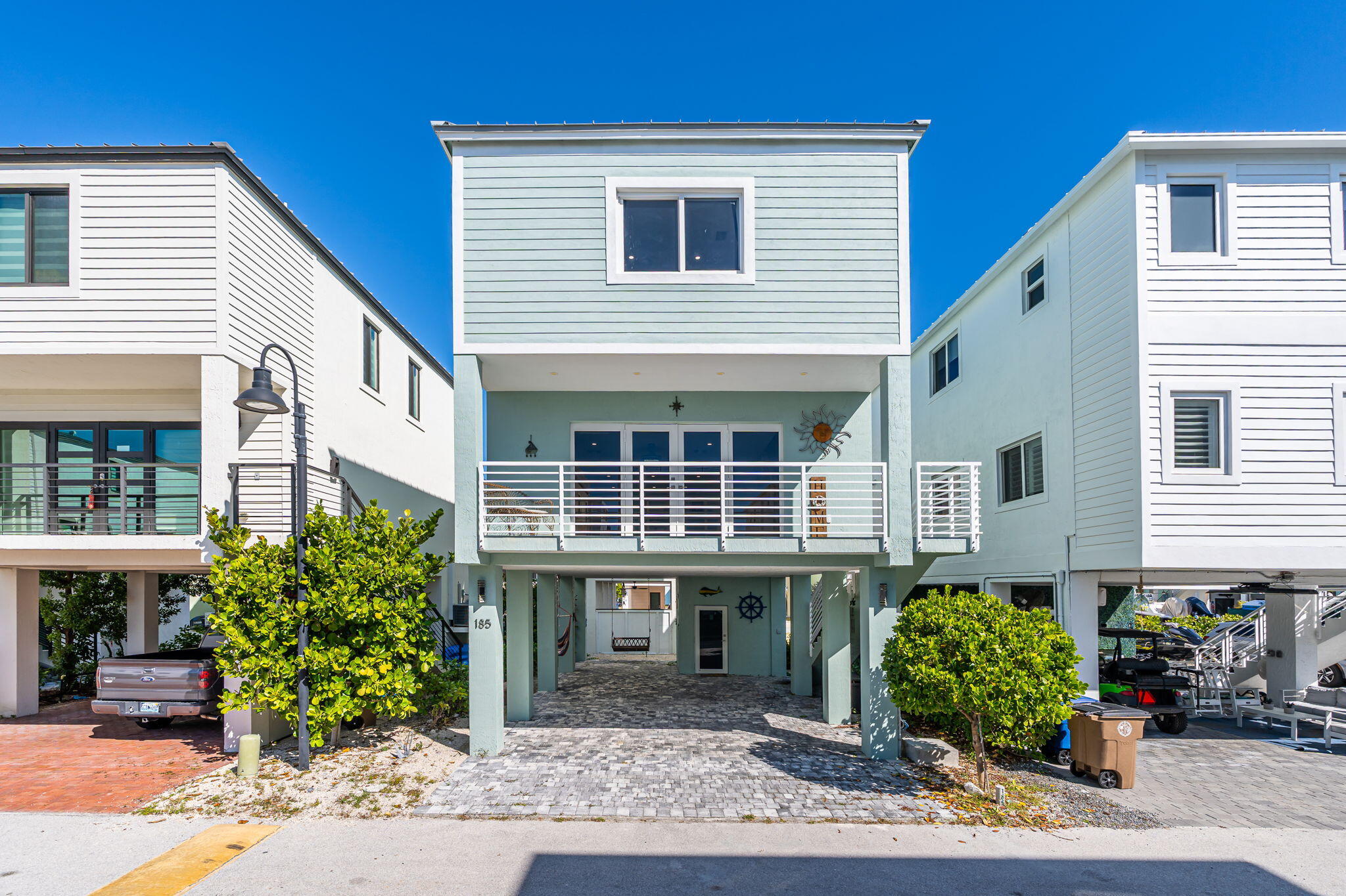 94825 Overseas Highway Unit: 185