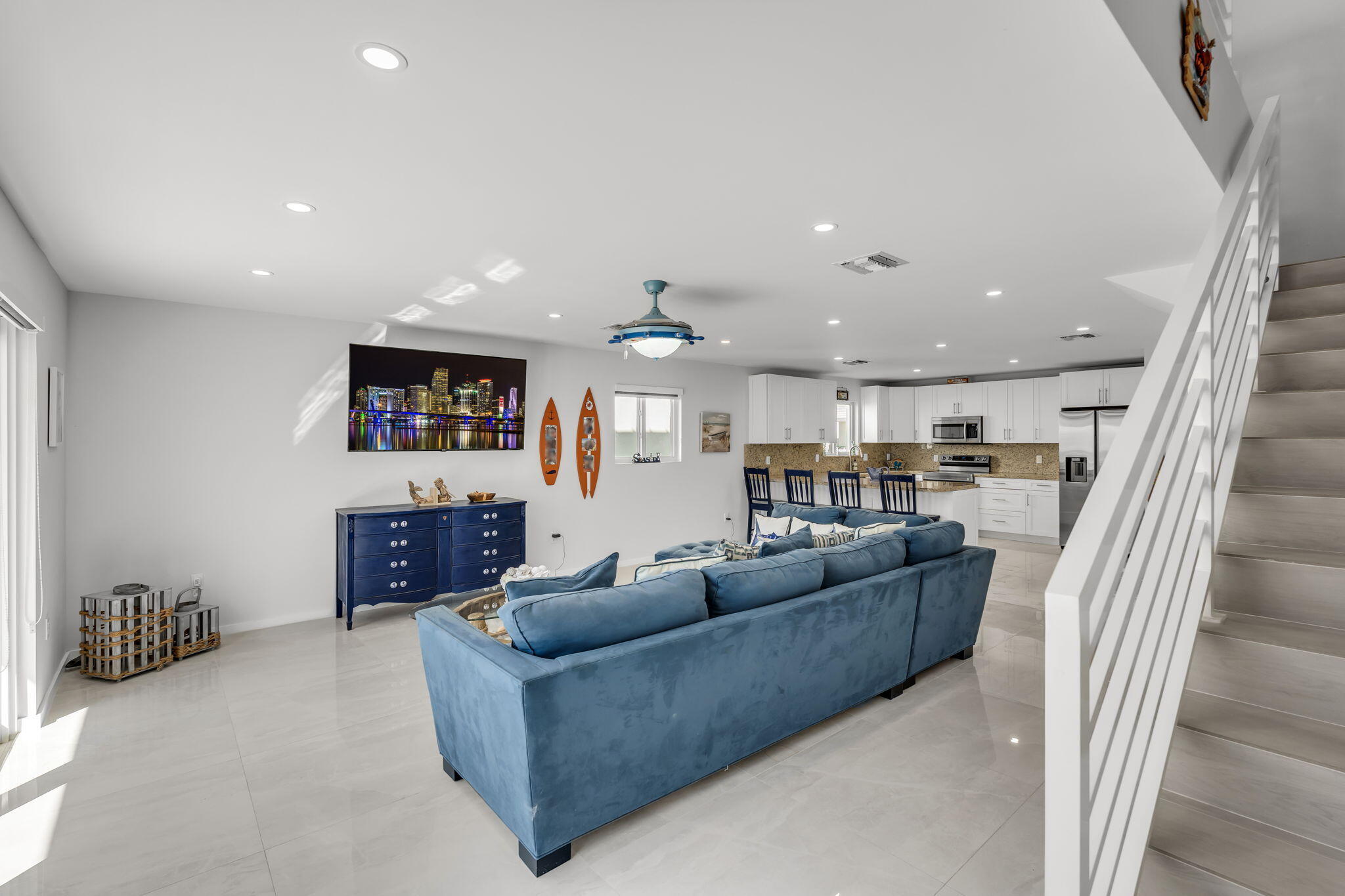 94825 Overseas Highway Unit: 185