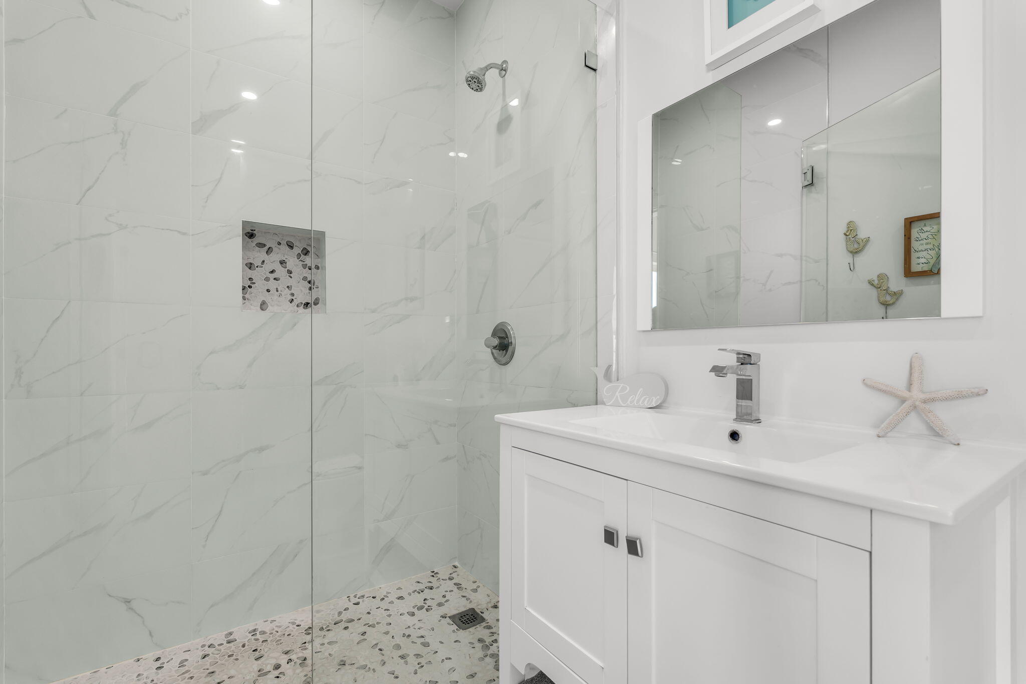 94825 Overseas Highway Unit: 185