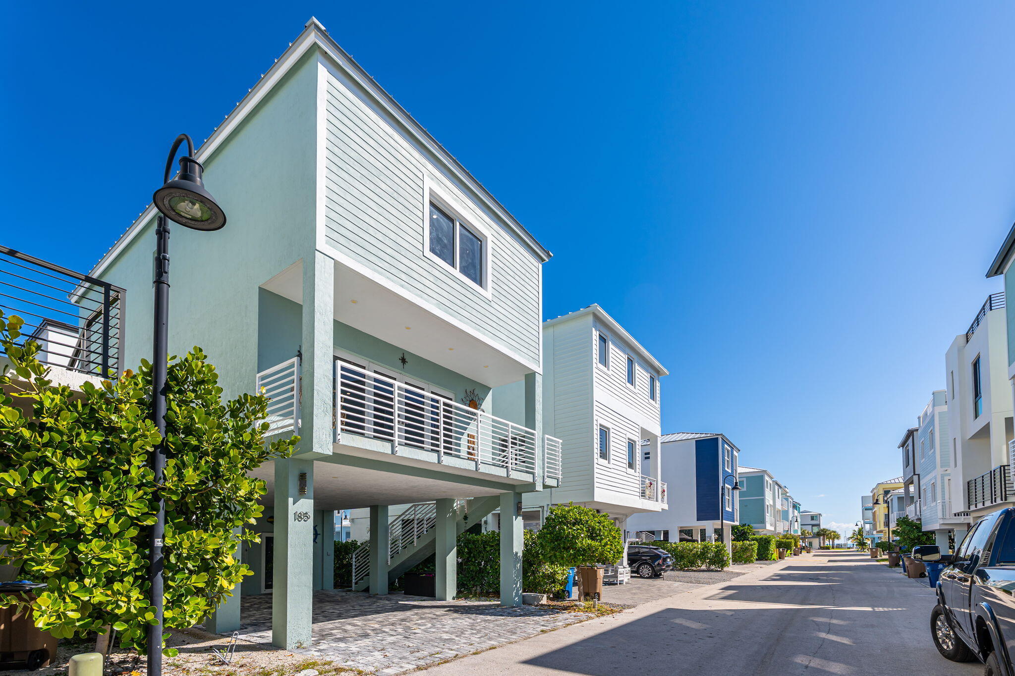 94825 Overseas Highway Unit: 185