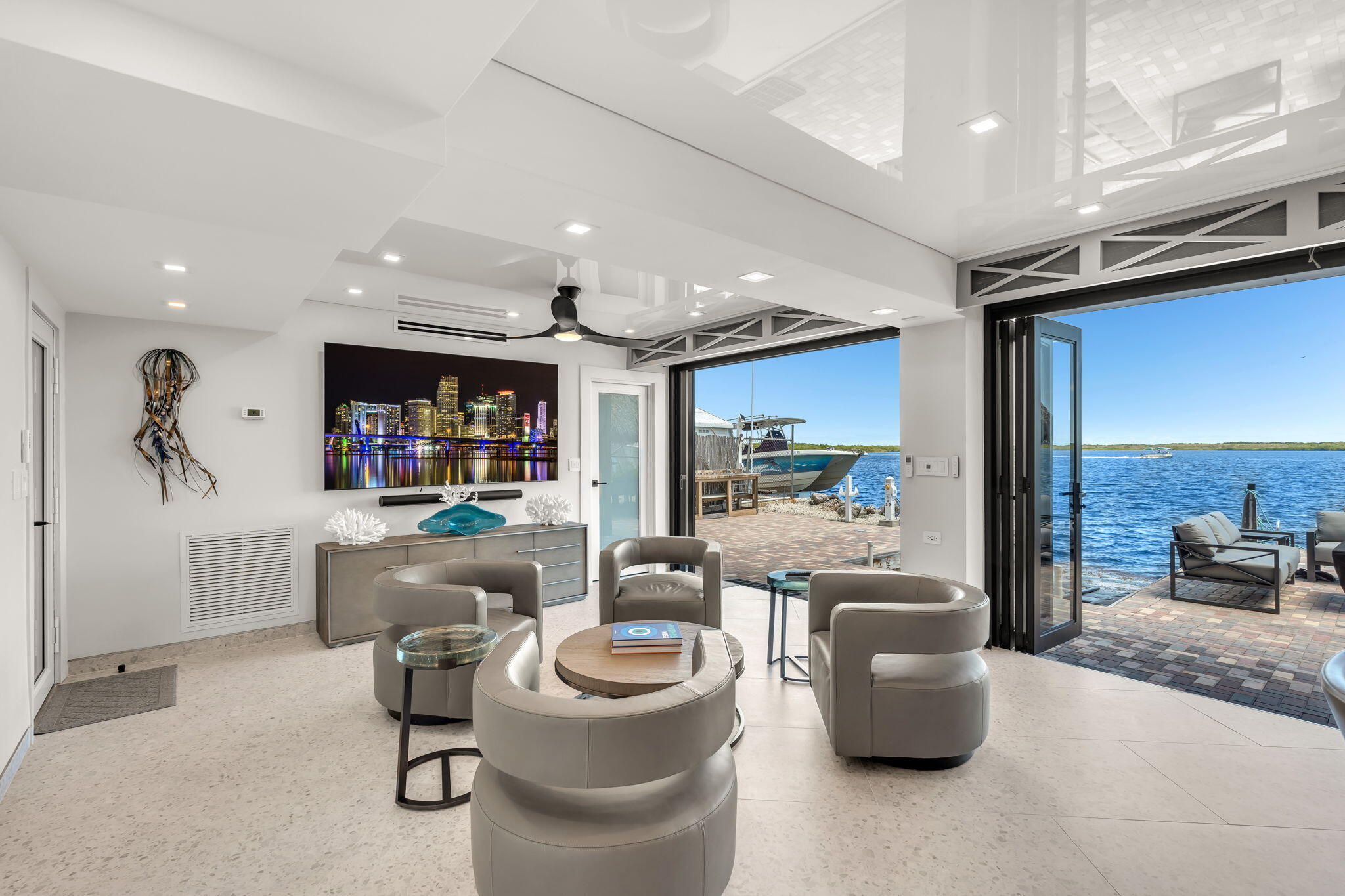 626 Island Drive