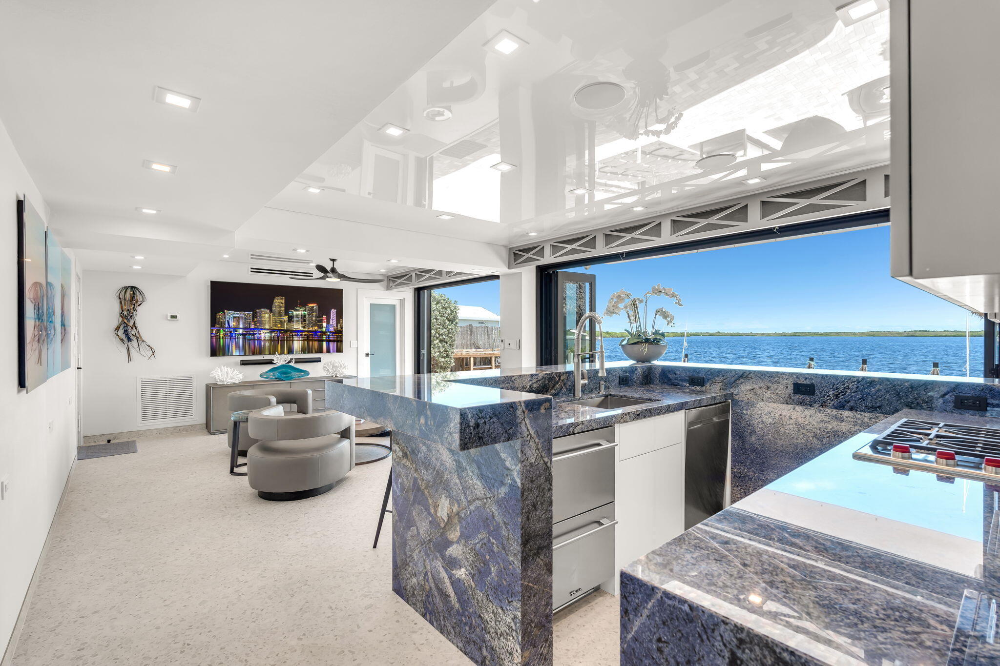 626 Island Drive