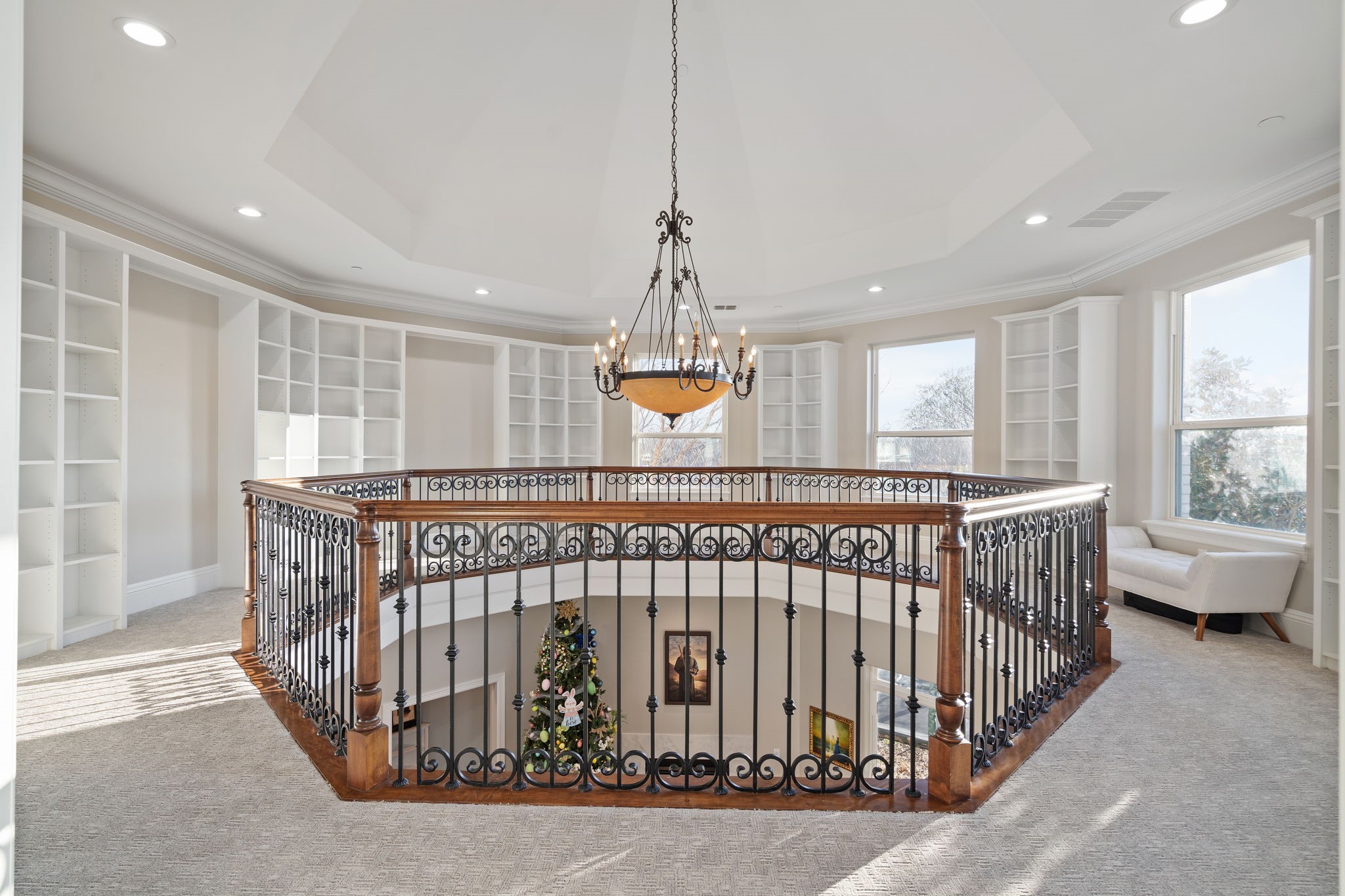 2561 Lakeview Court