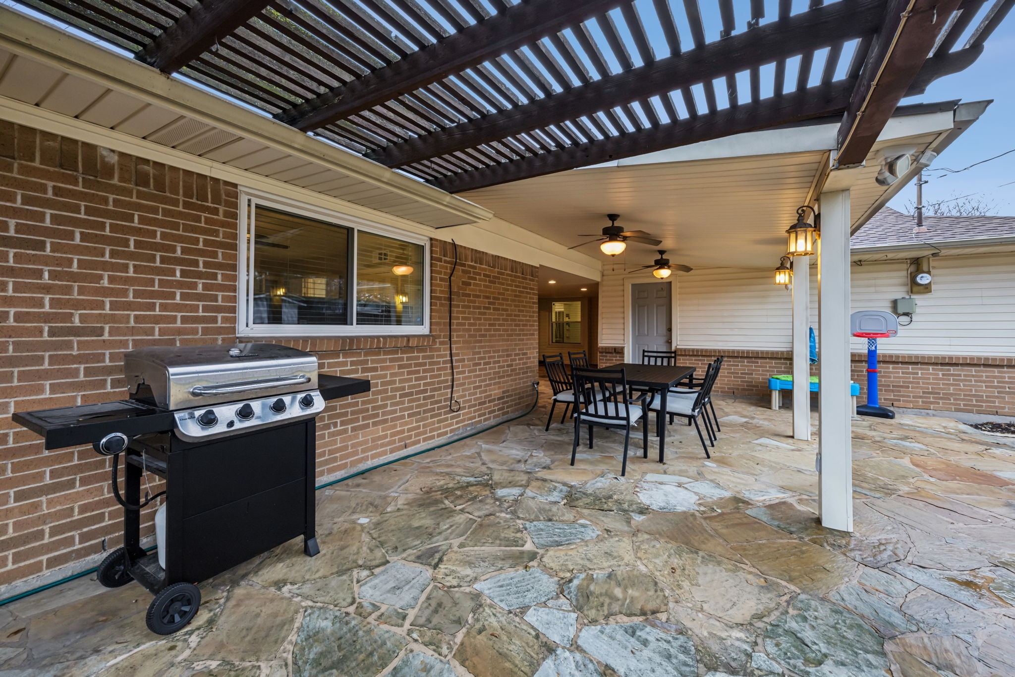 1622 Wisteria Way