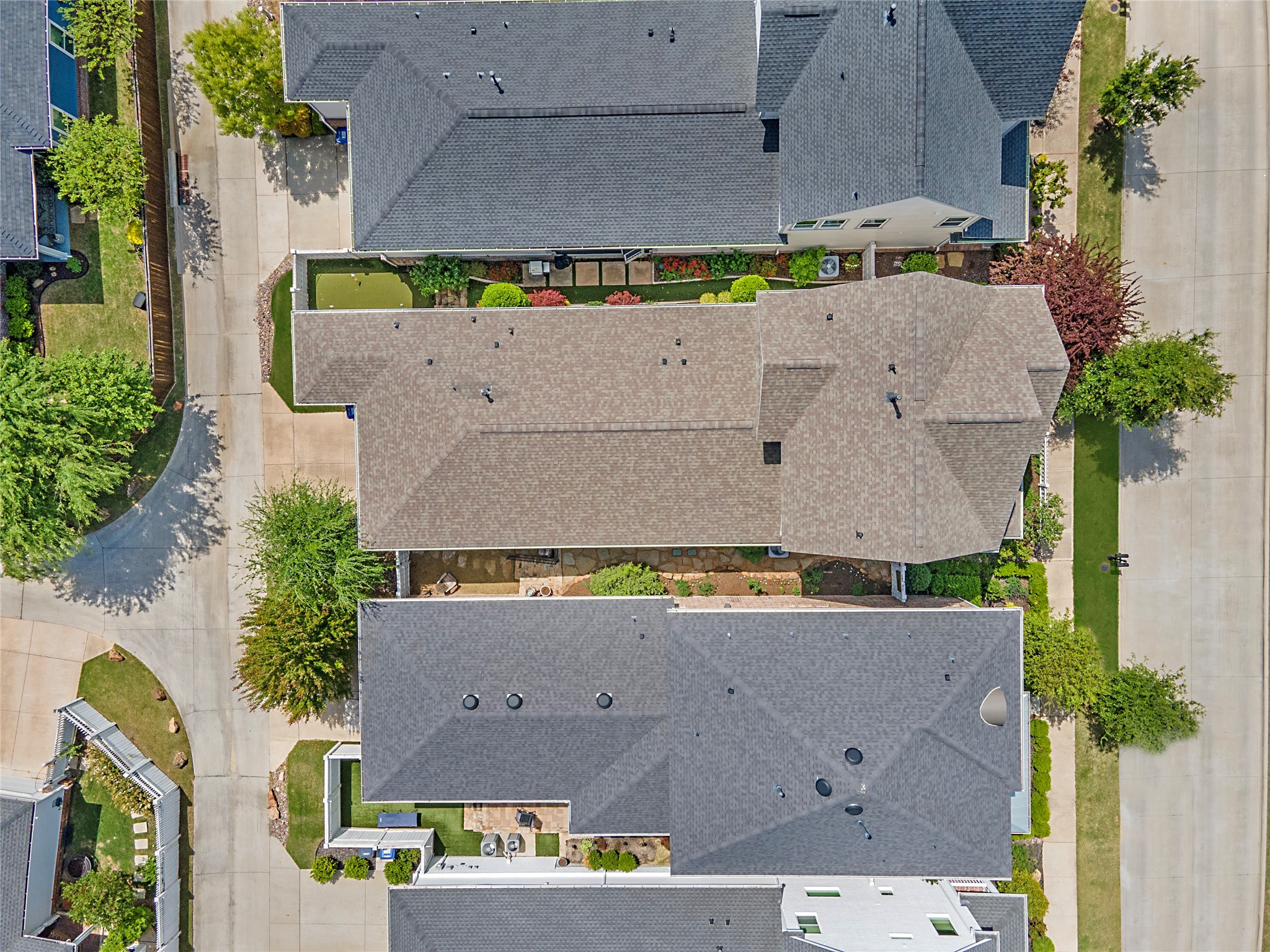 2208 Tremont Boulevard