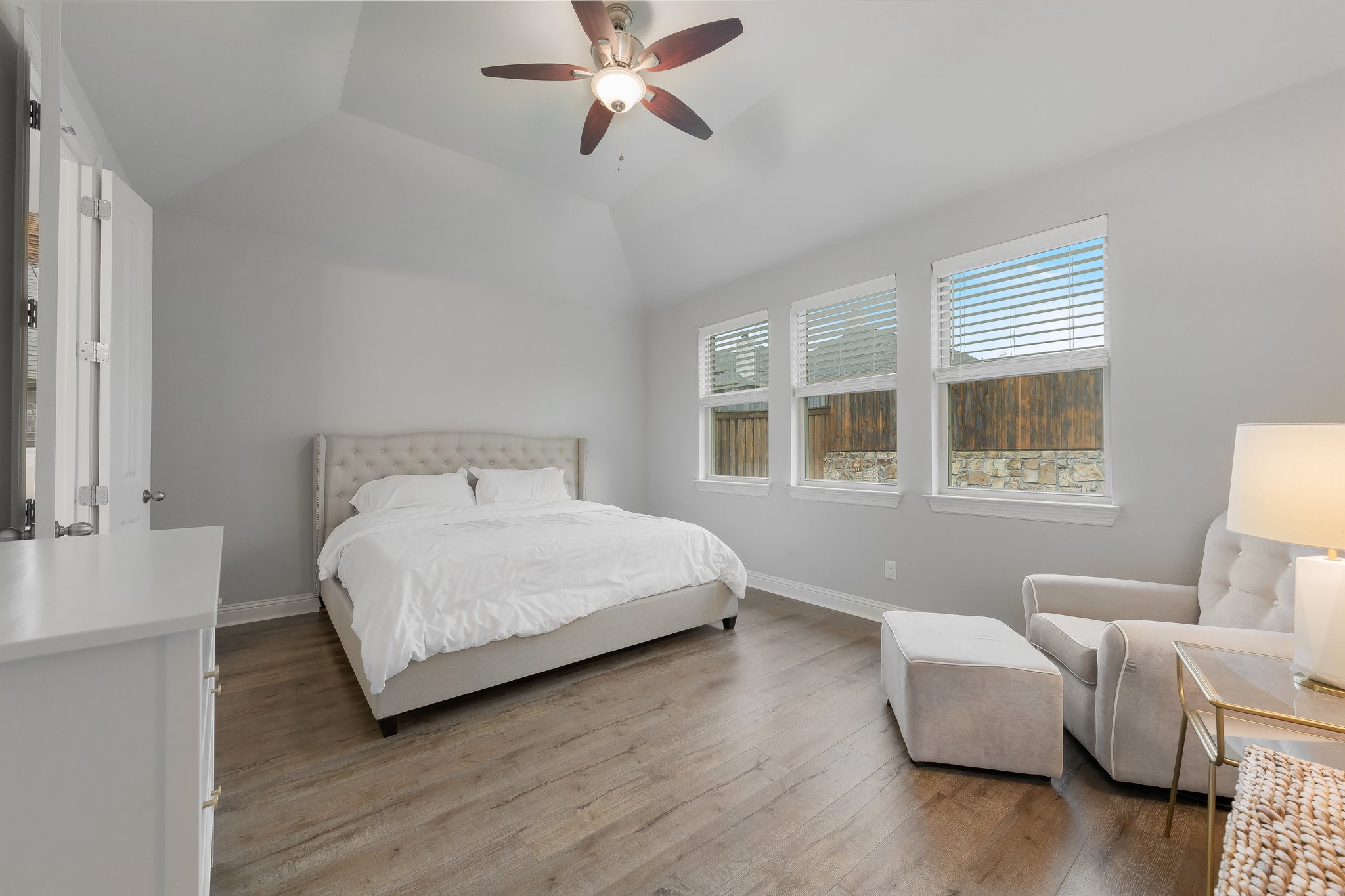 5604 Ridgeson Drive