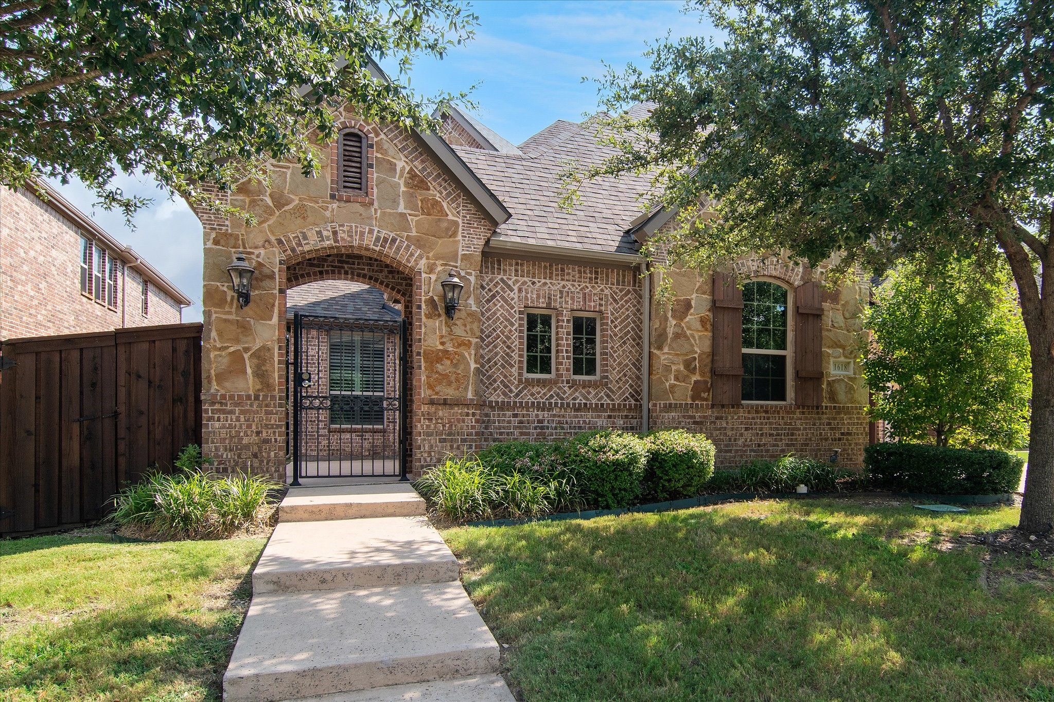 1618 Whirlaway Court