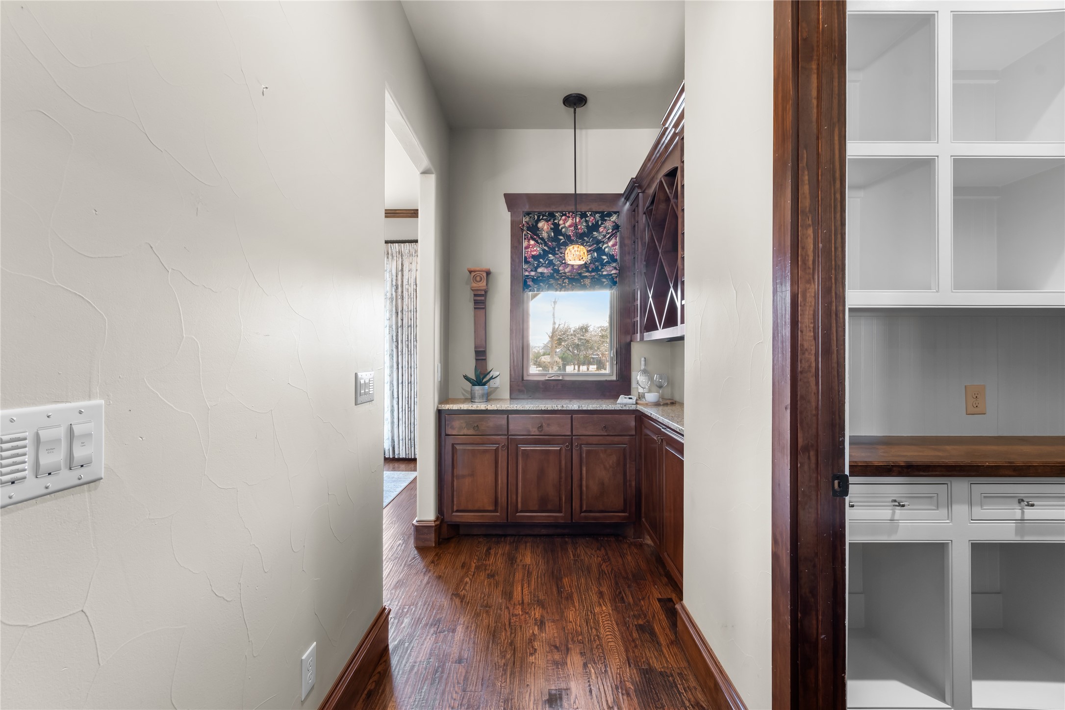 6905 Stony Oak Court