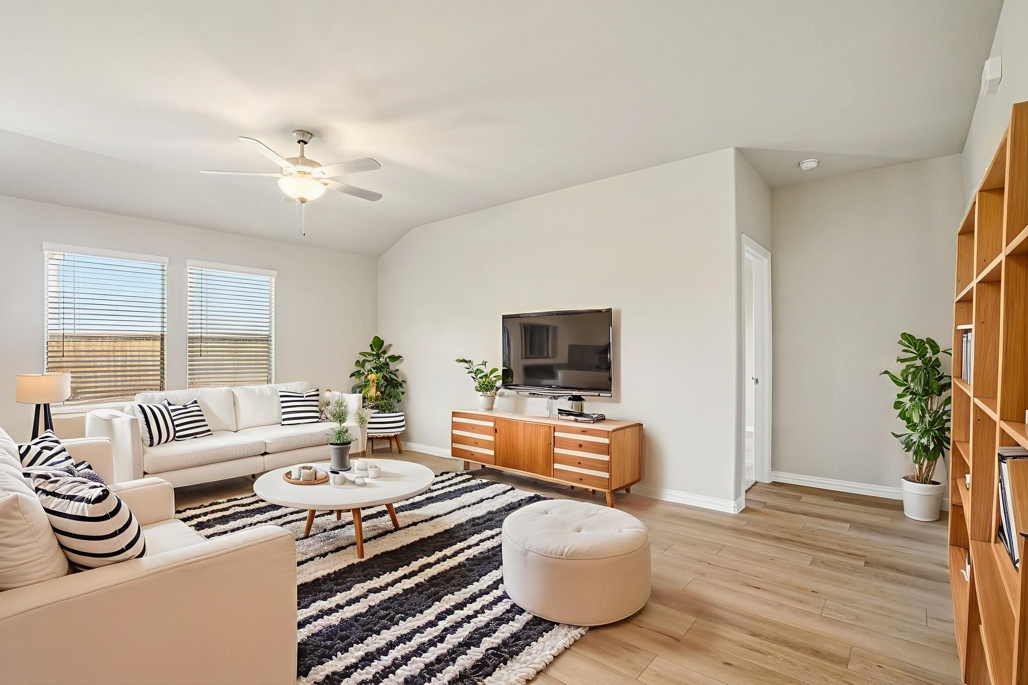 809 London Town Lane