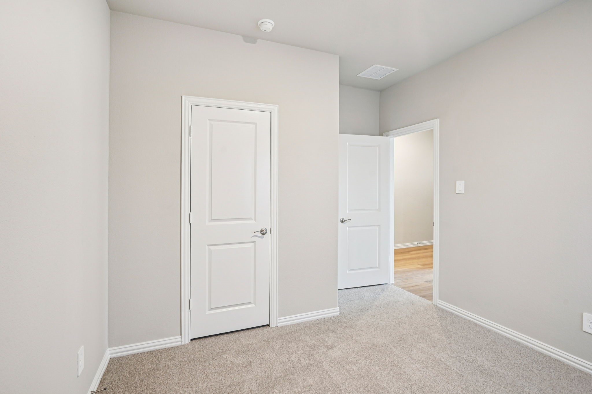 809 London Town Lane