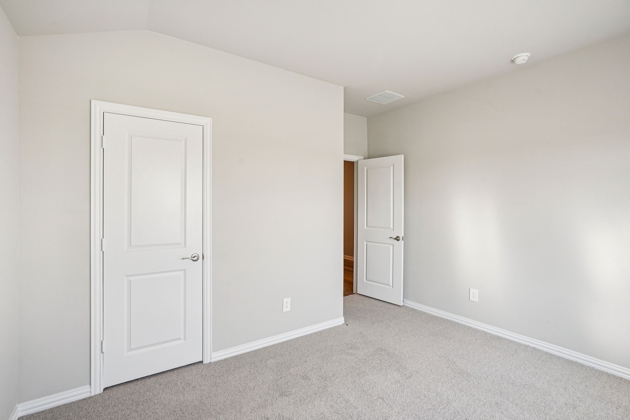 809 London Town Lane