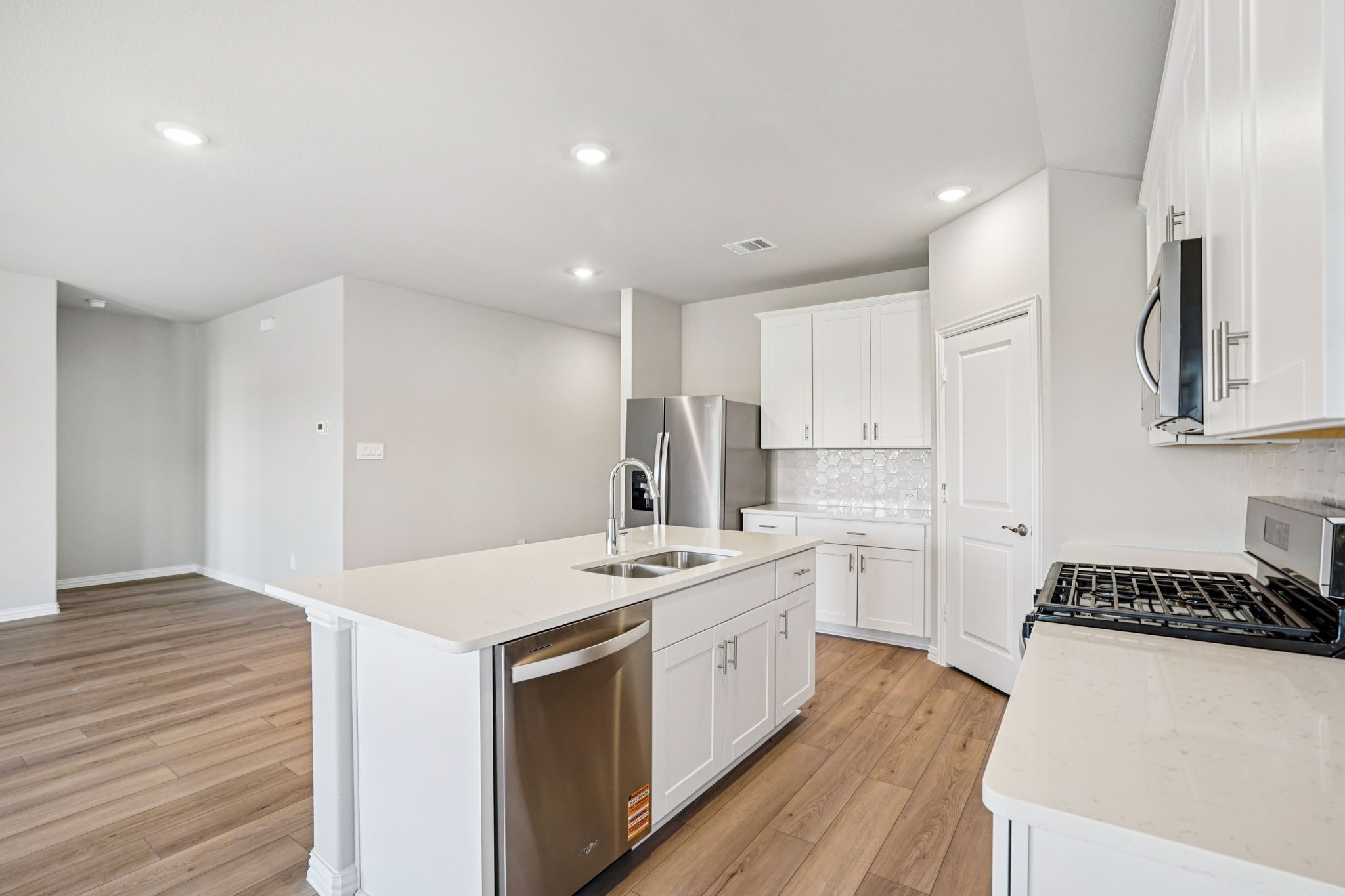 809 London Town Lane