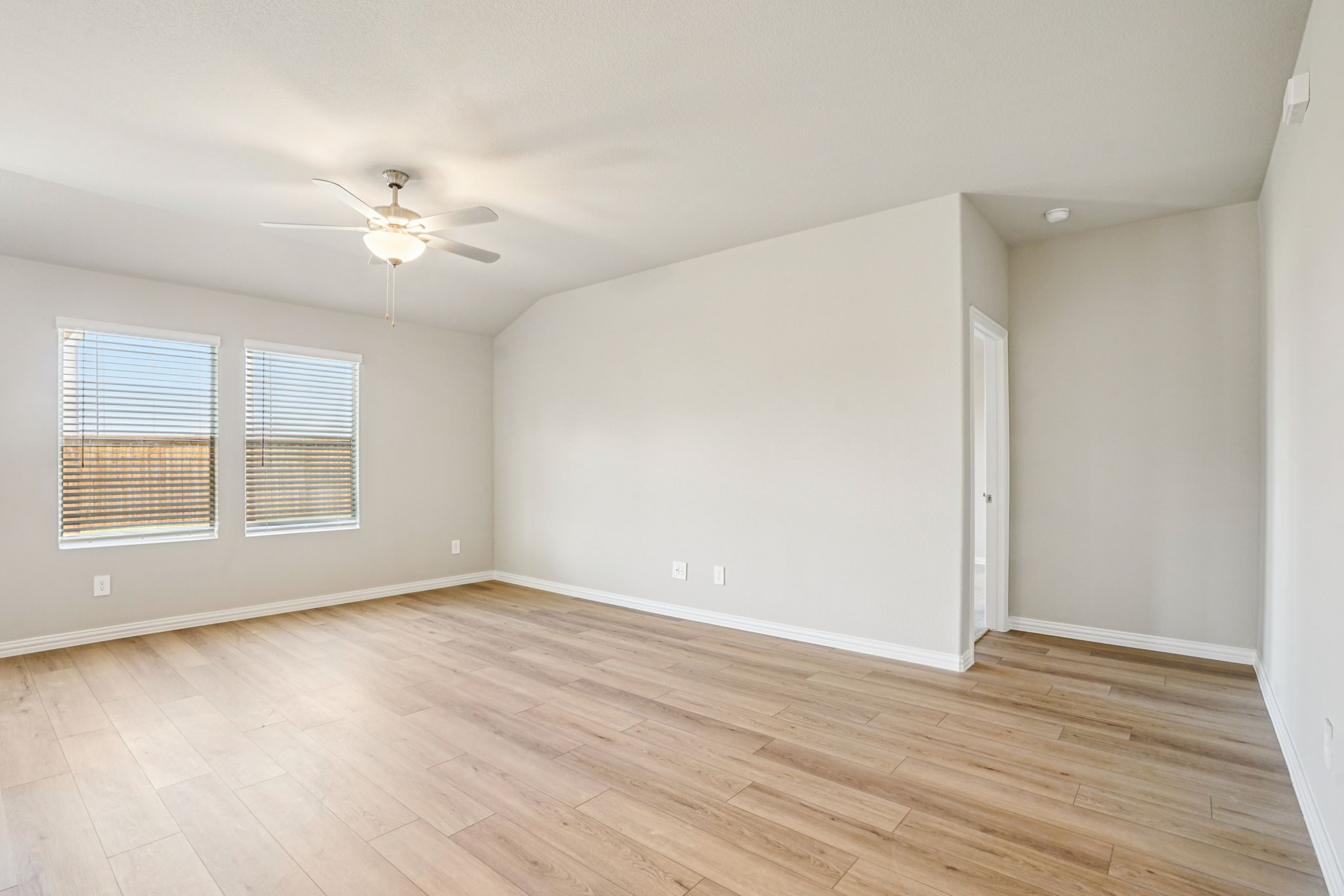 809 London Town Lane