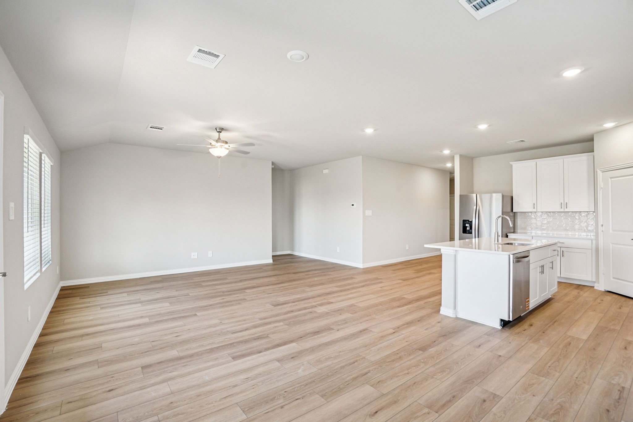 809 London Town Lane