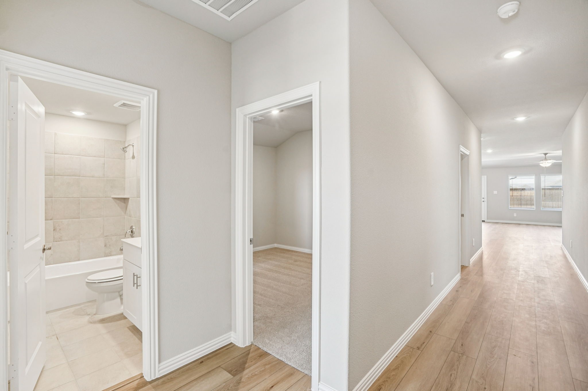 809 London Town Lane