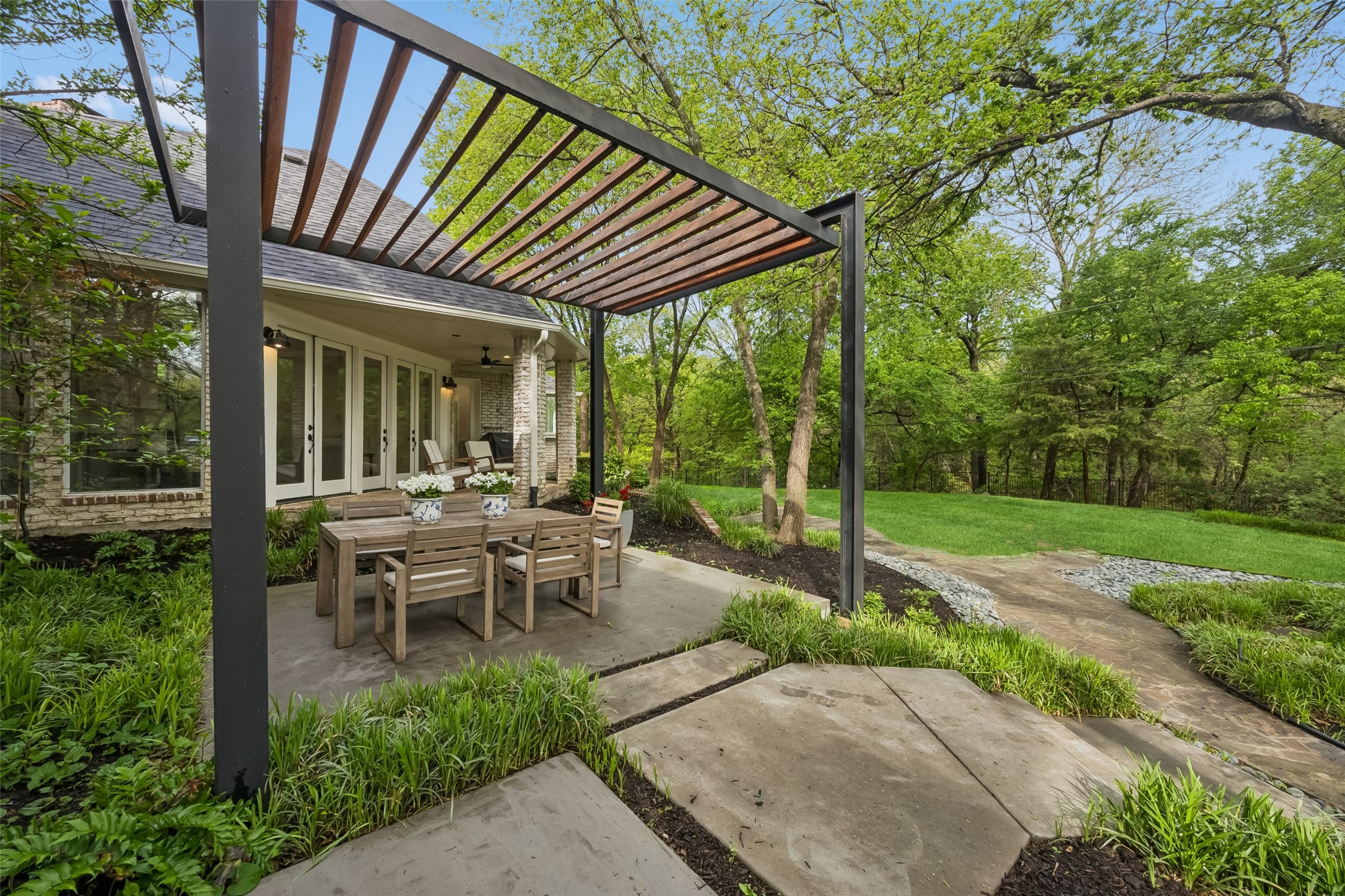 791 Creekwood Drive N