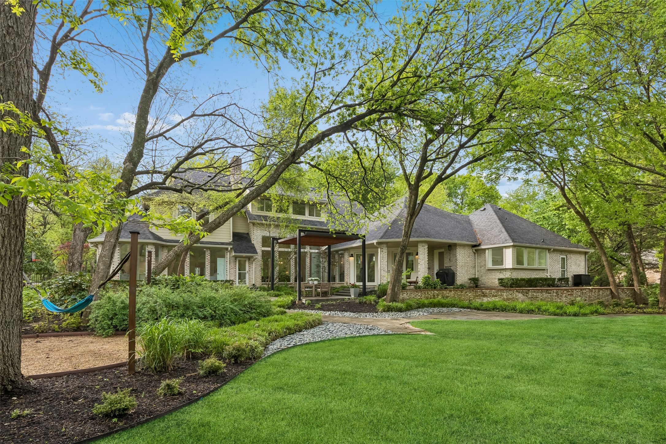 791 Creekwood Drive N