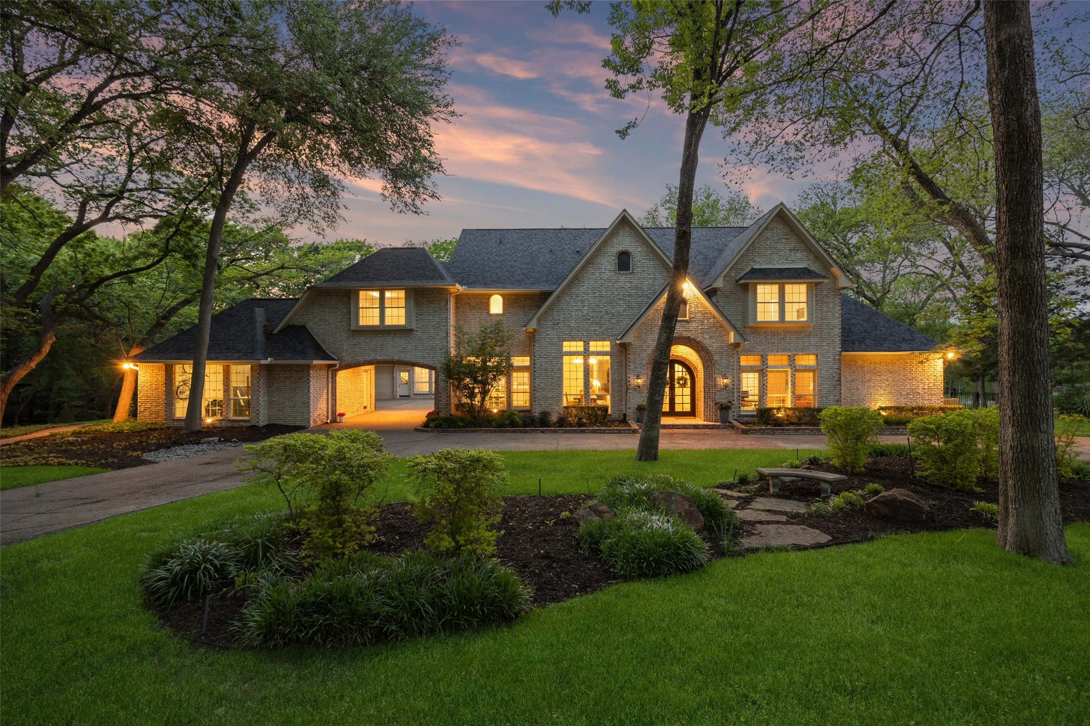 791 Creekwood Drive N
