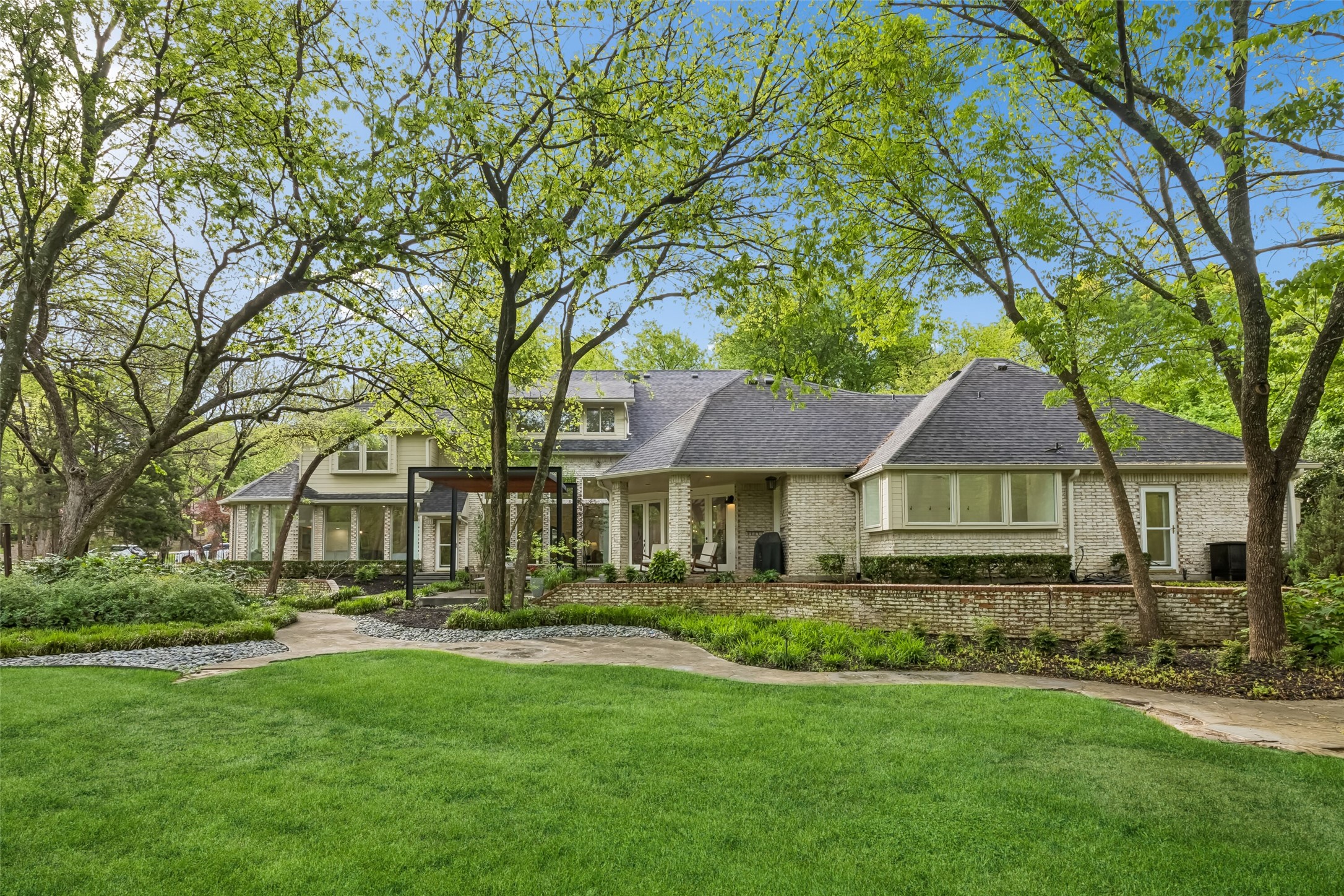 791 Creekwood Drive N