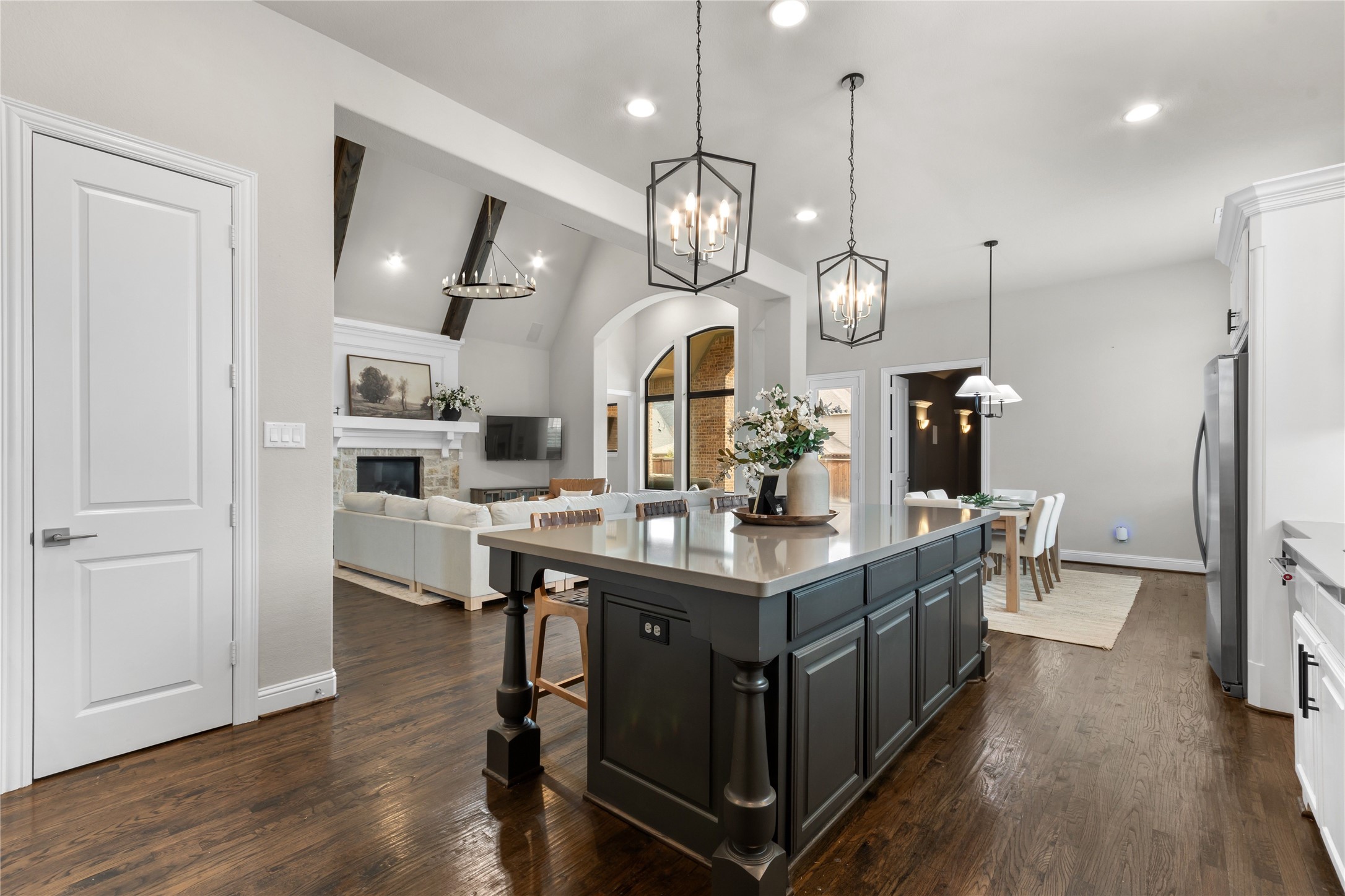 4571 Acacia Parkway