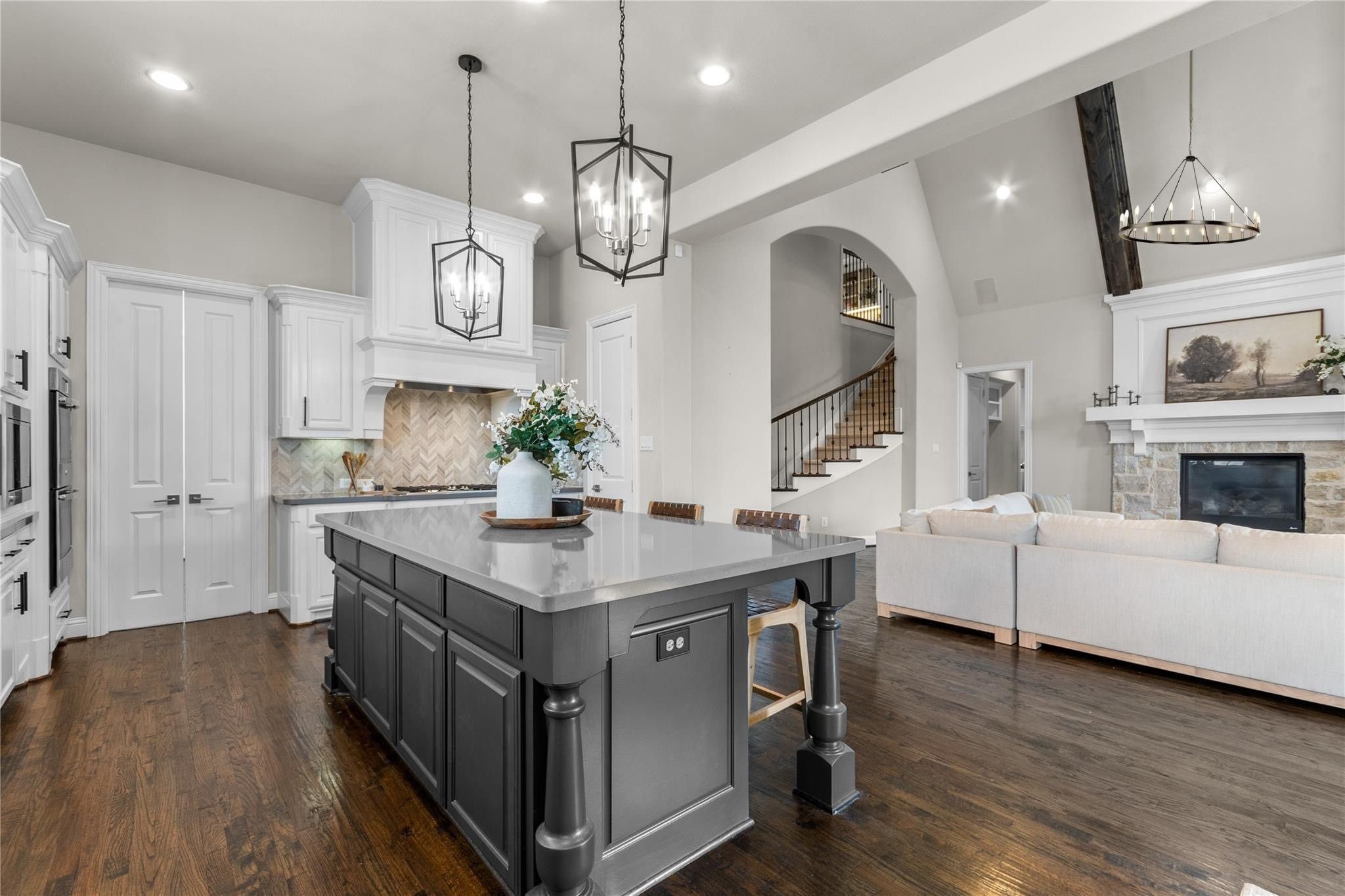 4571 Acacia Parkway