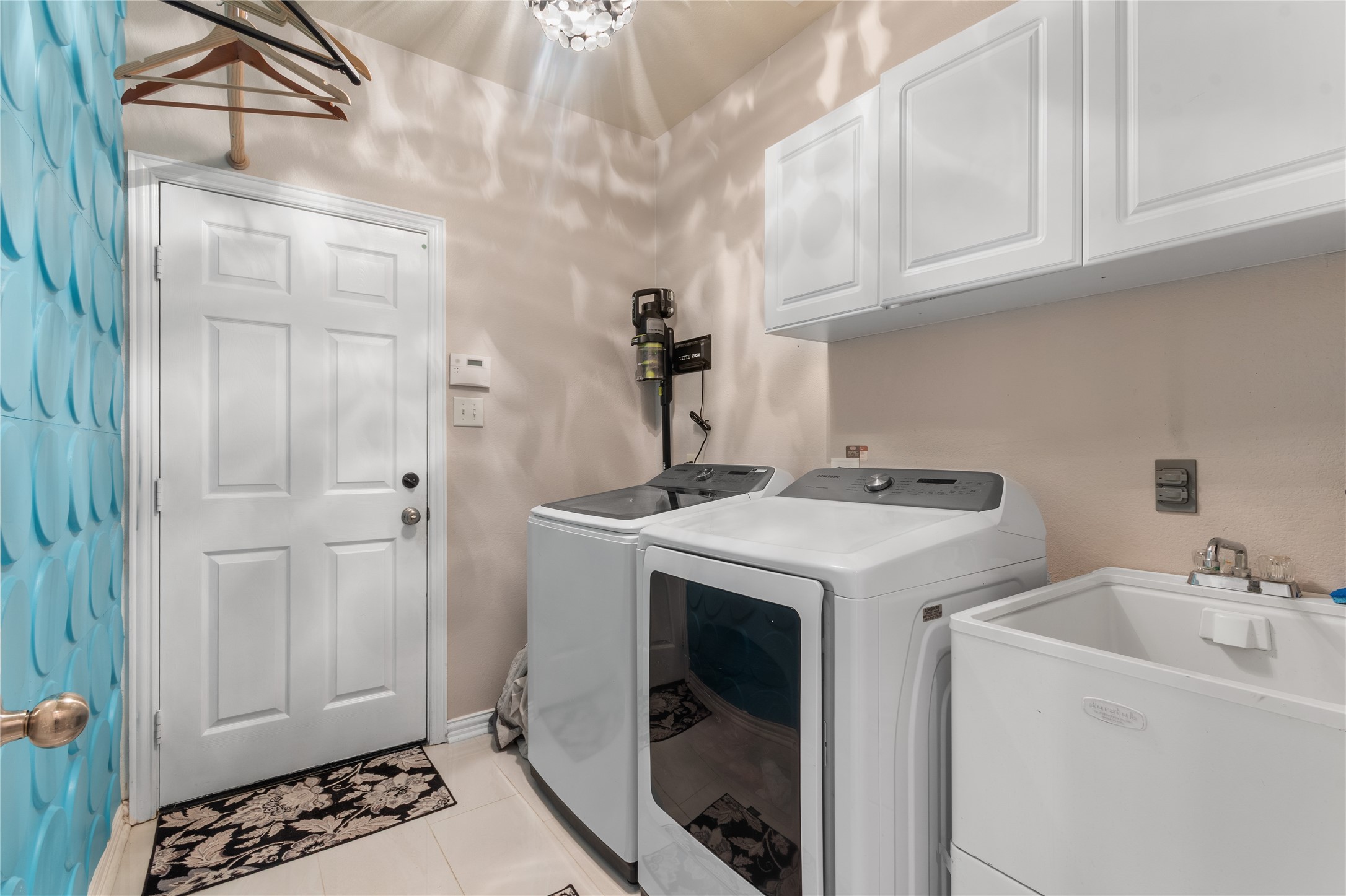 216 Orchard Park Court