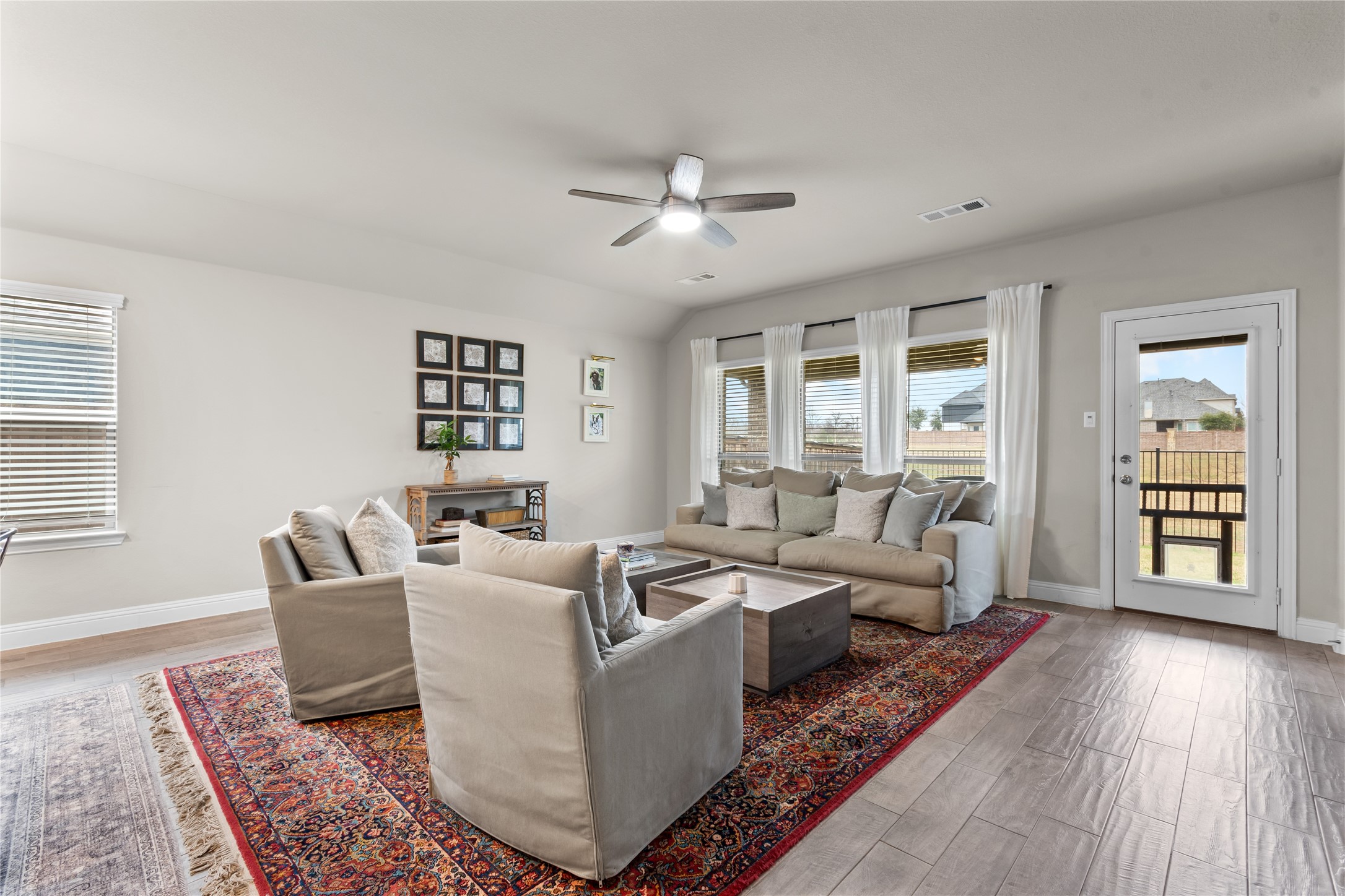 3820 Horseshoe Trail