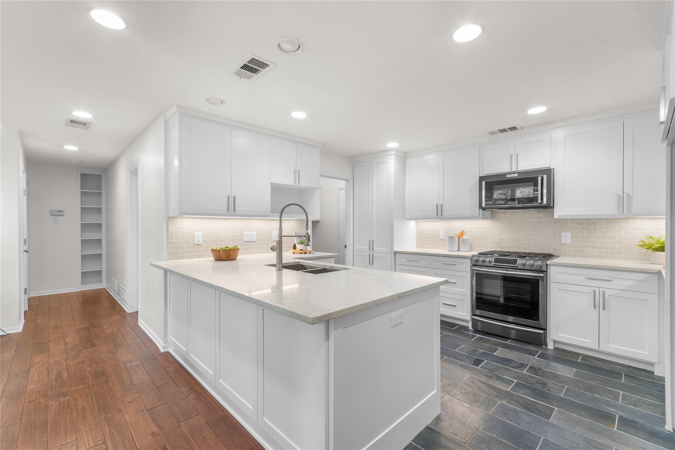5739 Brushy Creek Trail