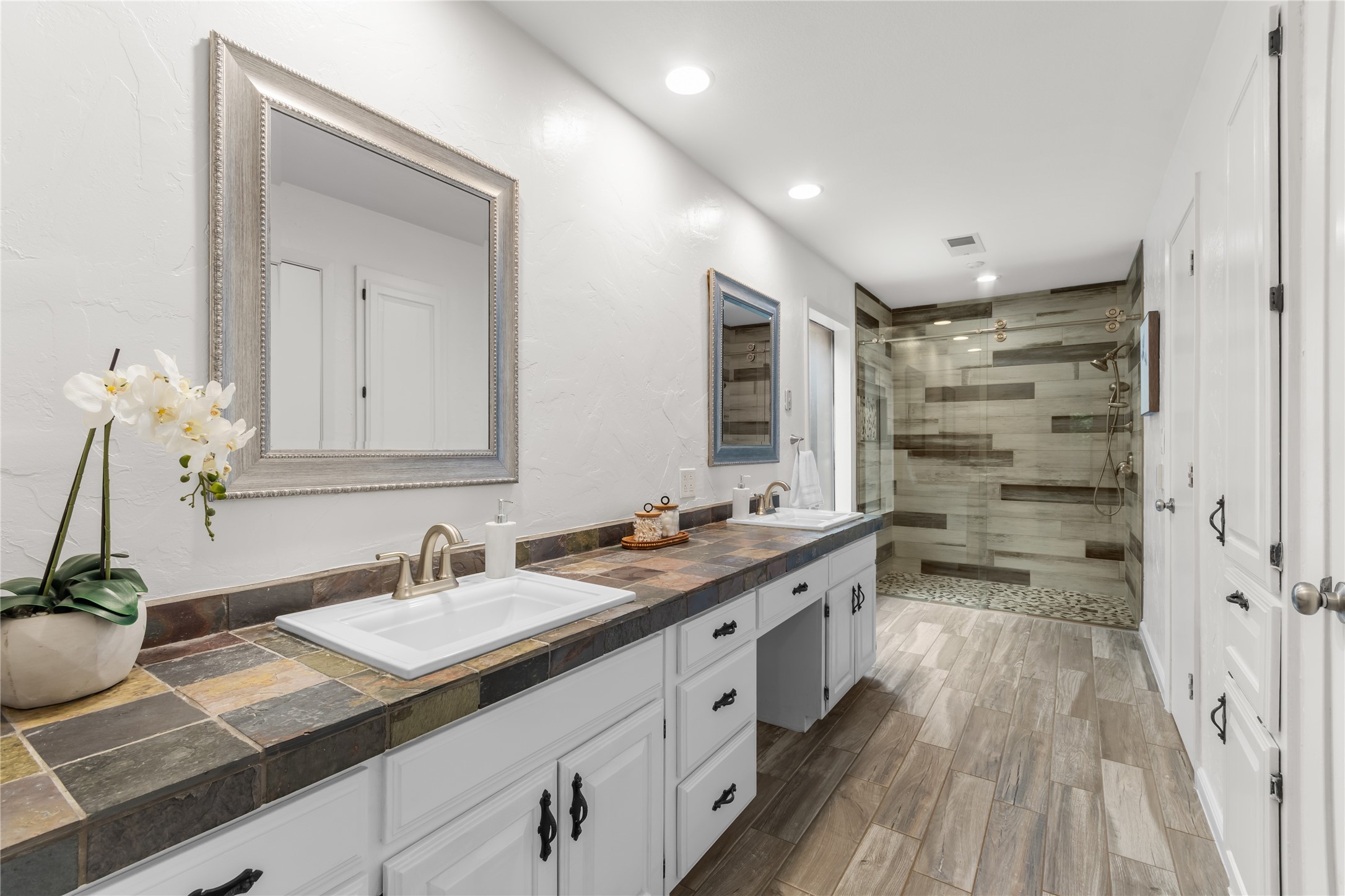 5739 Brushy Creek Trail