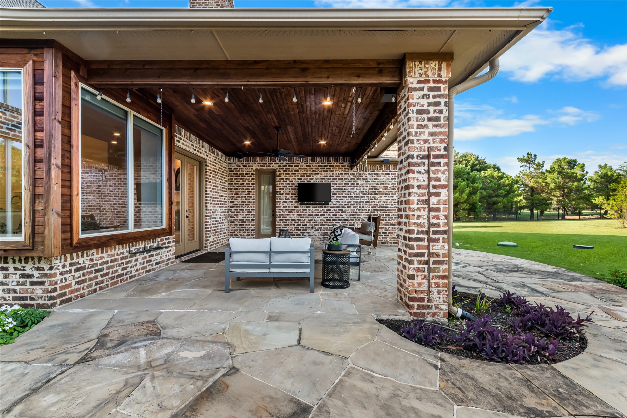 5420 Oak Bend Trail