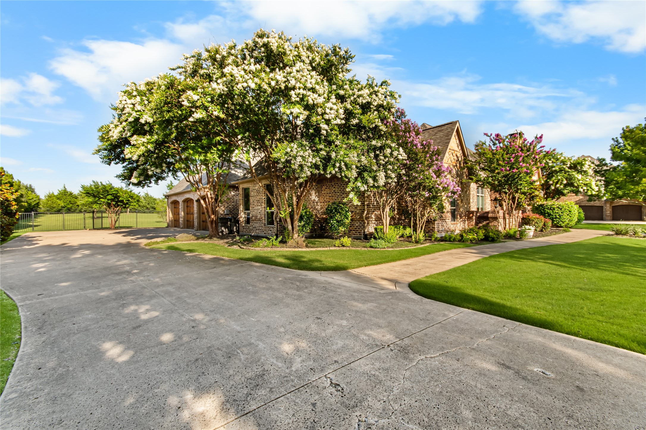 5420 Oak Bend Trail