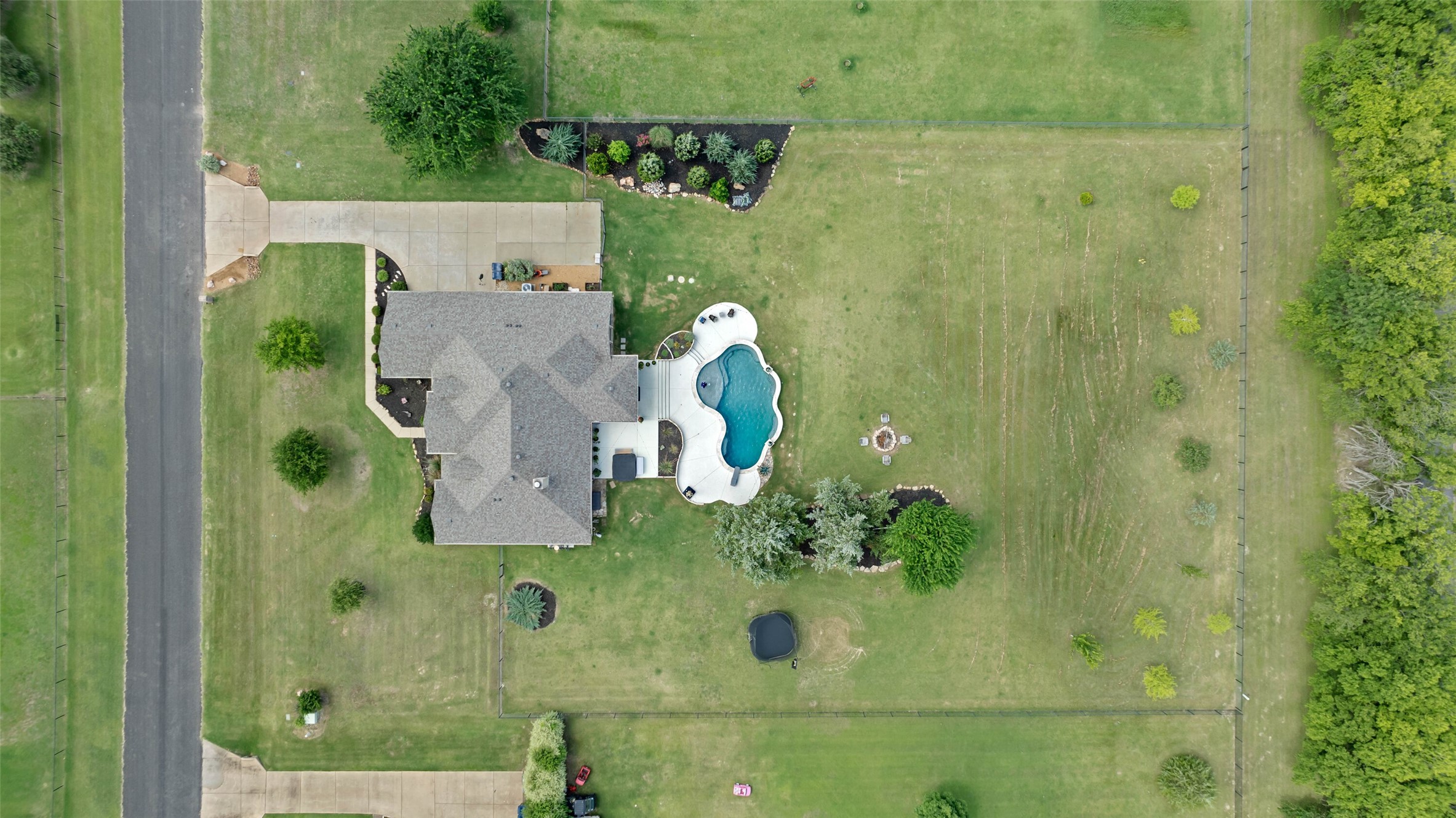 5044 Dogwood Drive